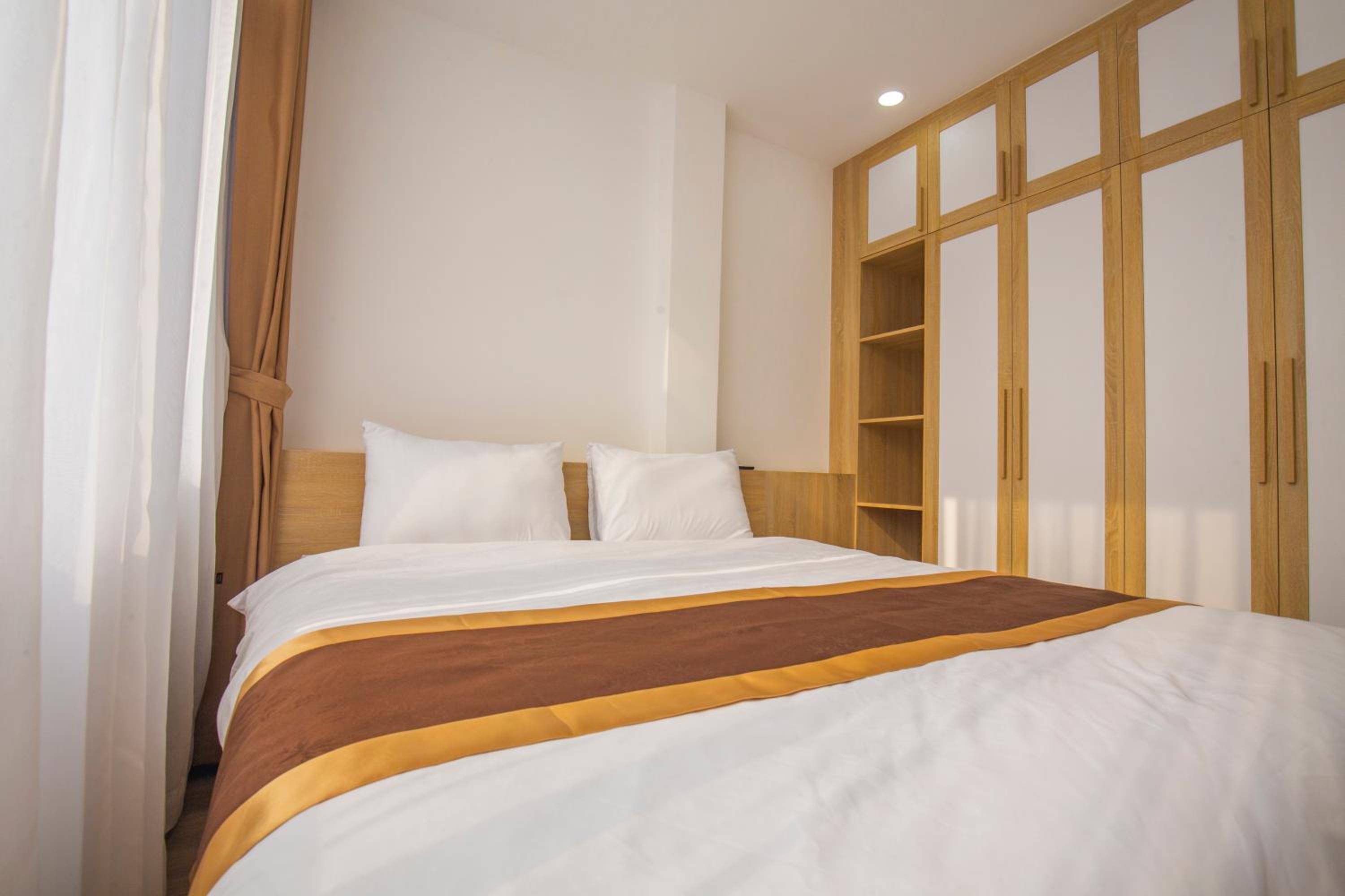 Sumitomo 5 Apartment at 81 Linh Lang Street