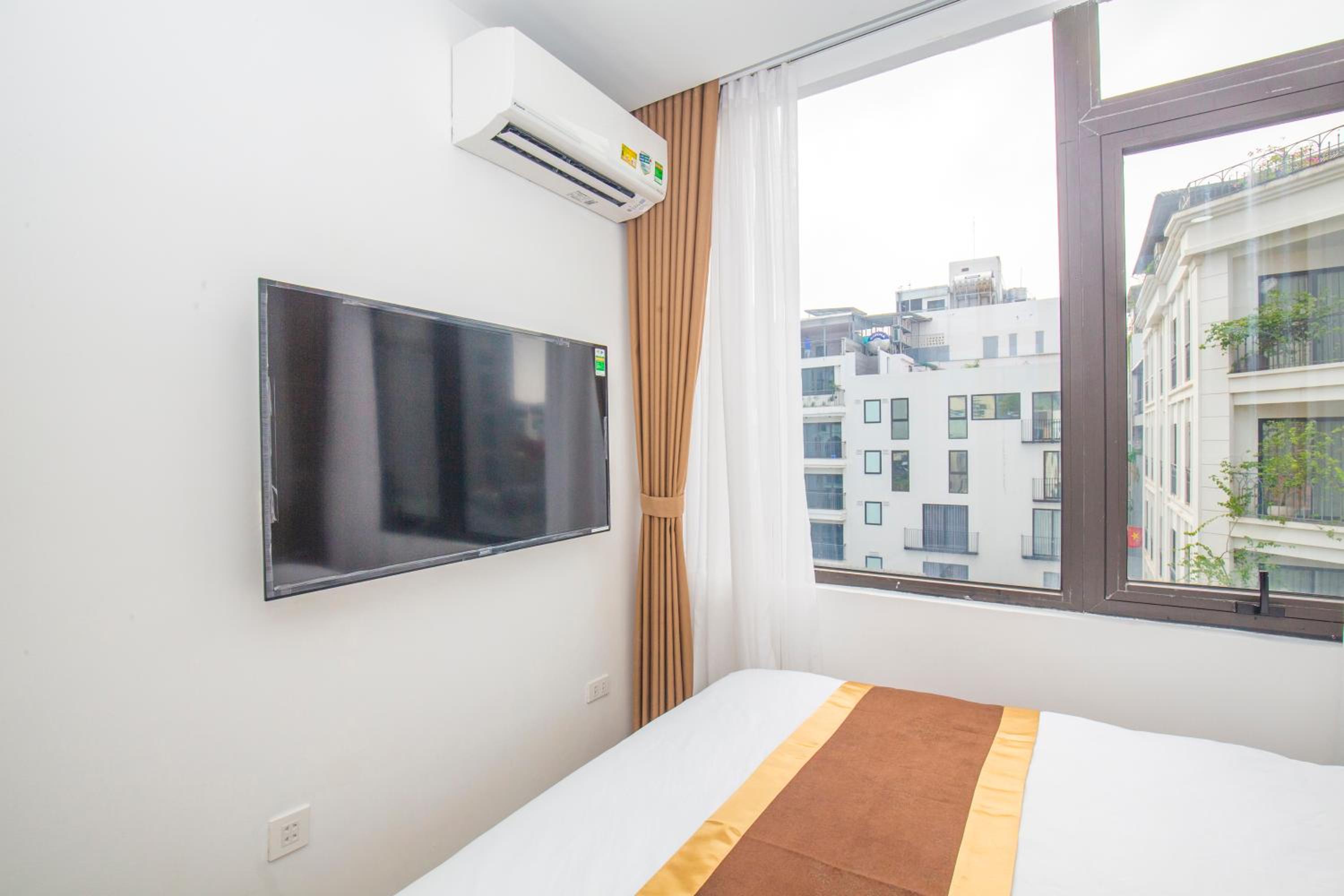 Sumitomo 5 Apartment at 81 Linh Lang Street