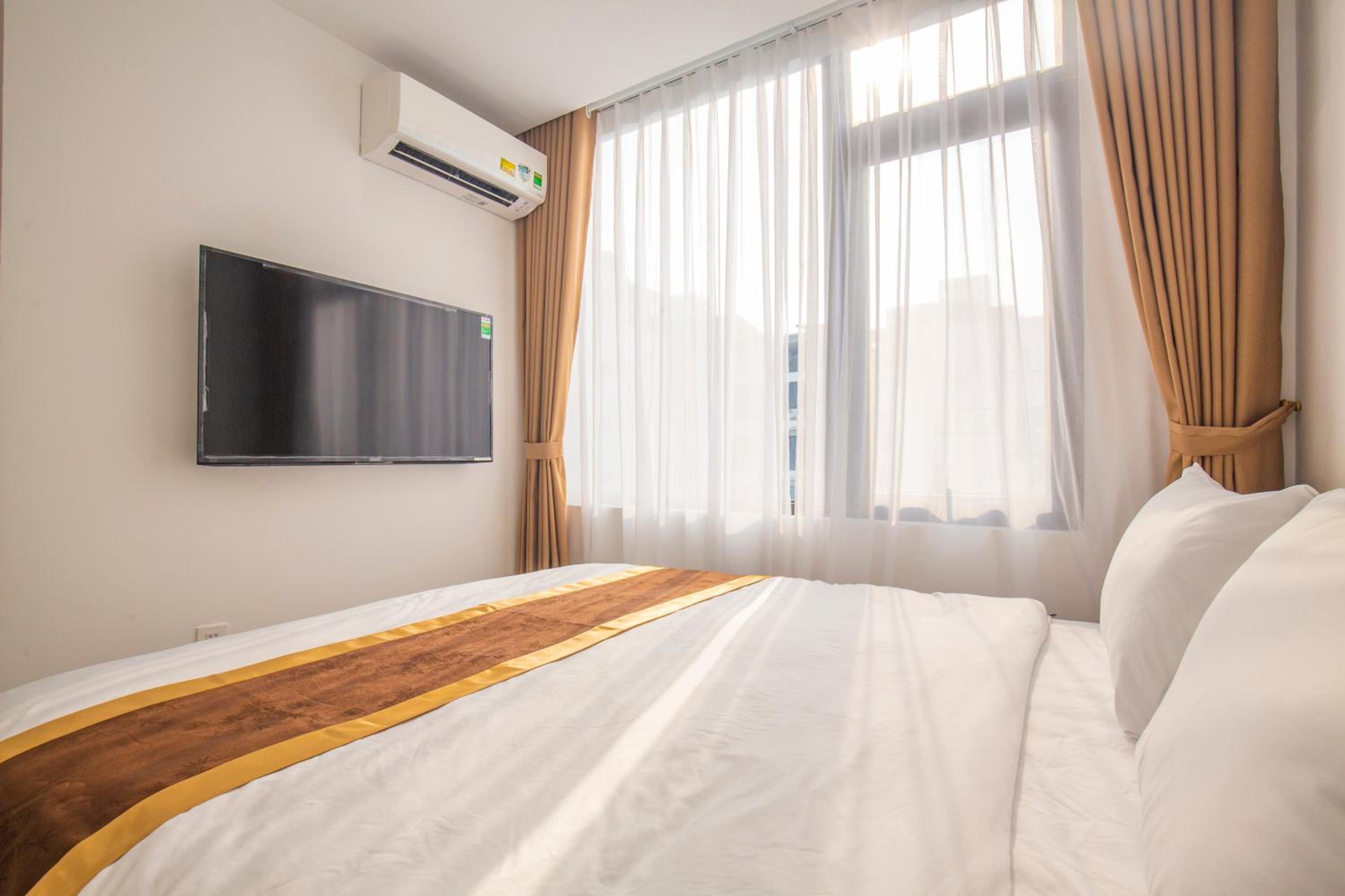 Sumitomo 5 Apartment at 81 Linh Lang Street