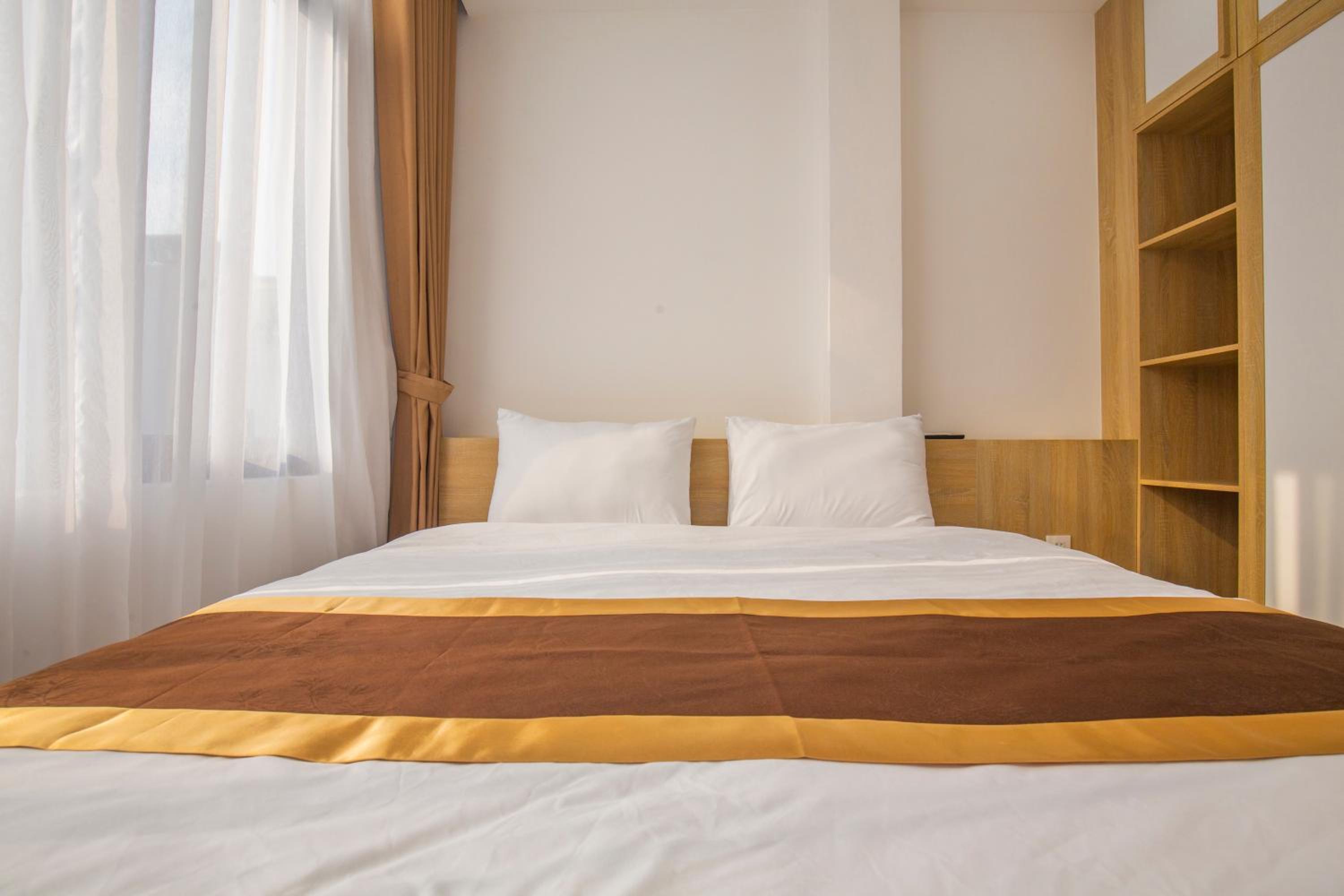 Sumitomo 5 Apartment at 81 Linh Lang Street