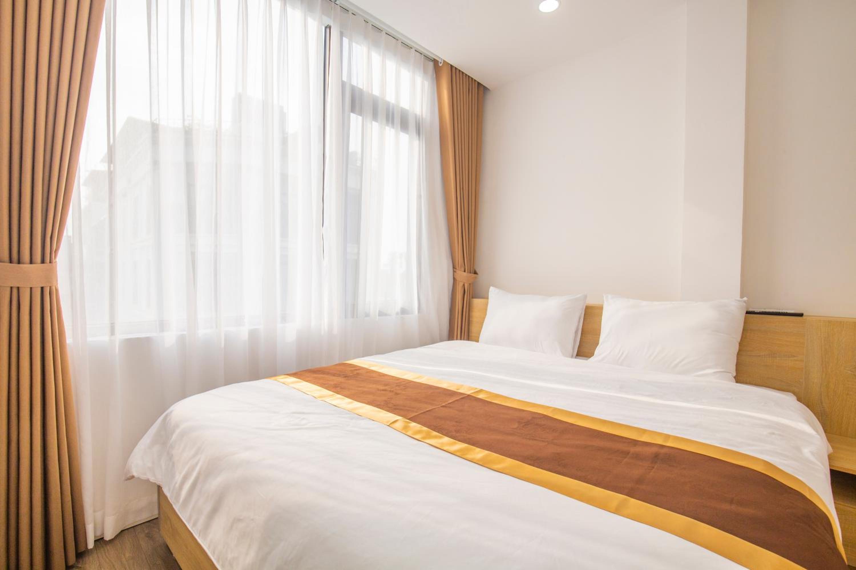 Sumitomo 5 Apartment at 81 Linh Lang Street