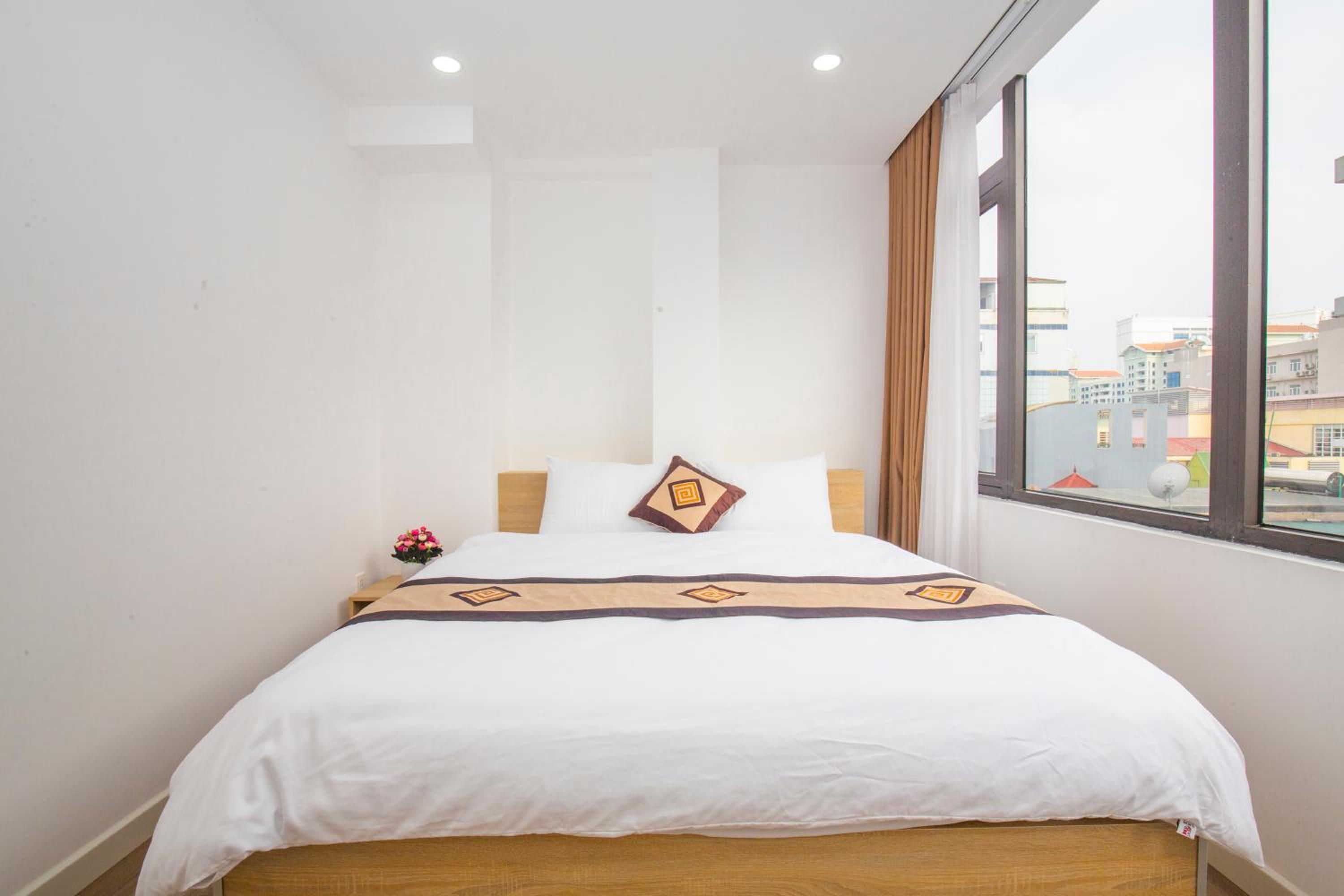Sumitomo 5 Apartment at 81 Linh Lang Street