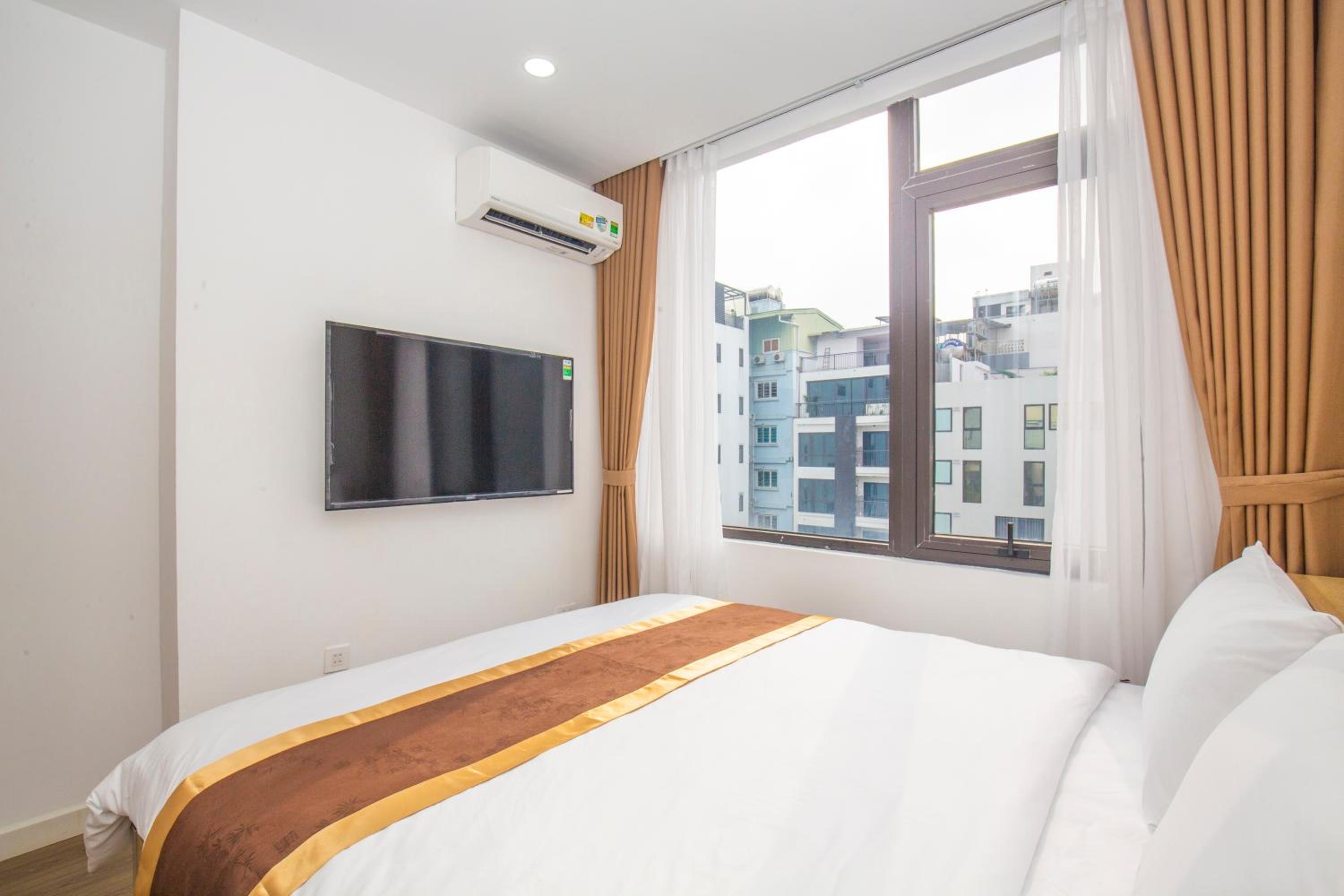 Sumitomo 5 Apartment at 81 Linh Lang Street