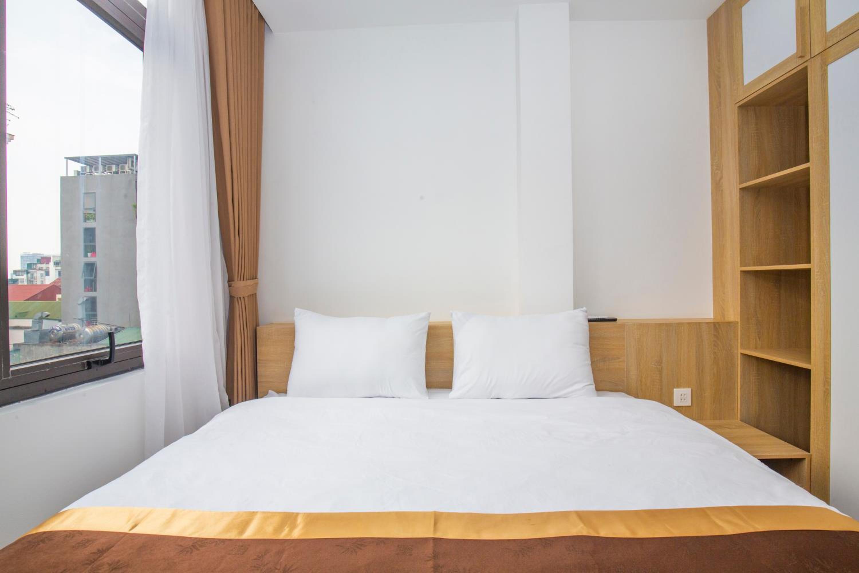 Sumitomo 5 Apartment at 81 Linh Lang Street