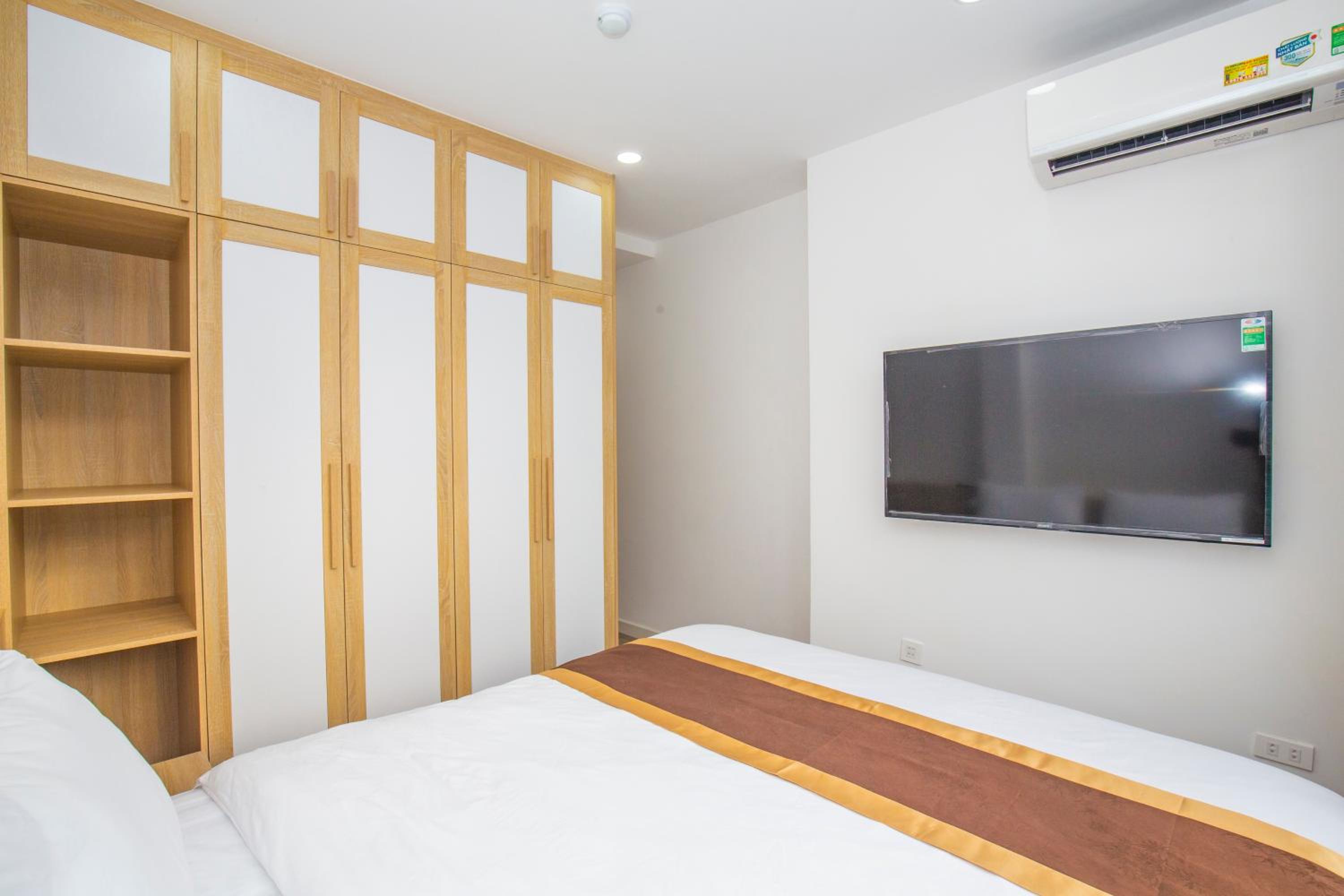 Sumitomo 5 Apartment at 81 Linh Lang Street