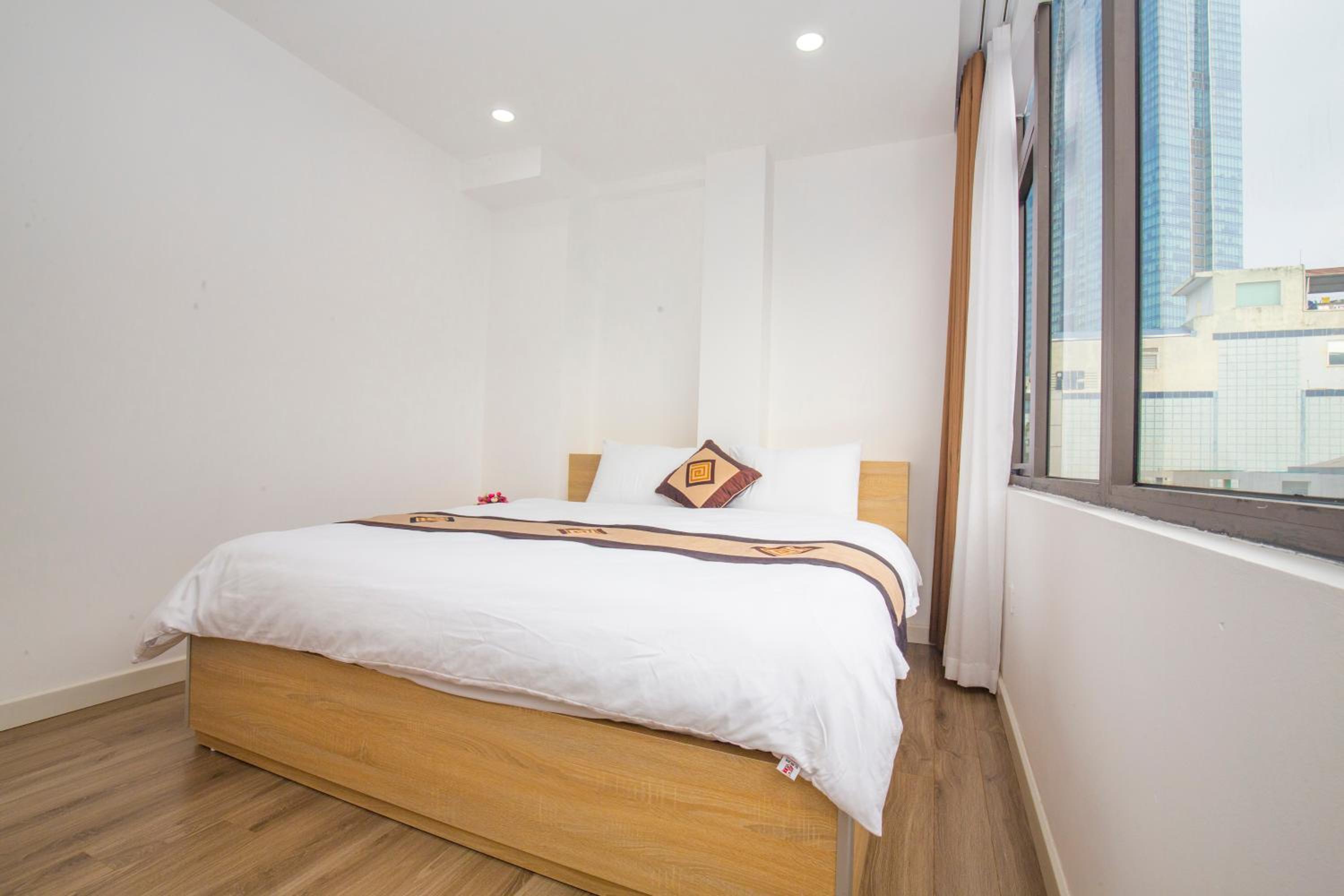 Sumitomo 5 Apartment at 81 Linh Lang Street