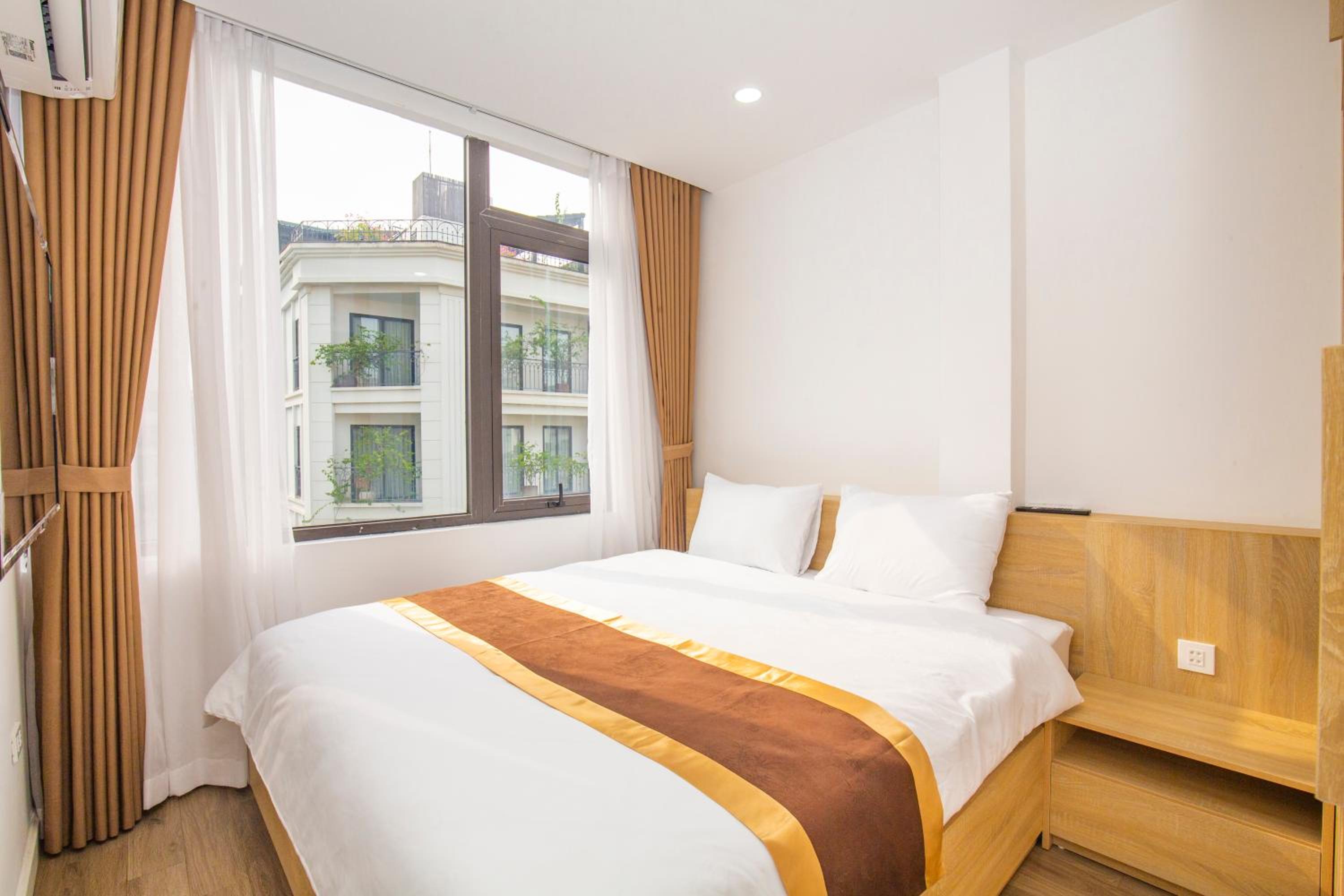 Sumitomo 5 Apartment at 81 Linh Lang Street