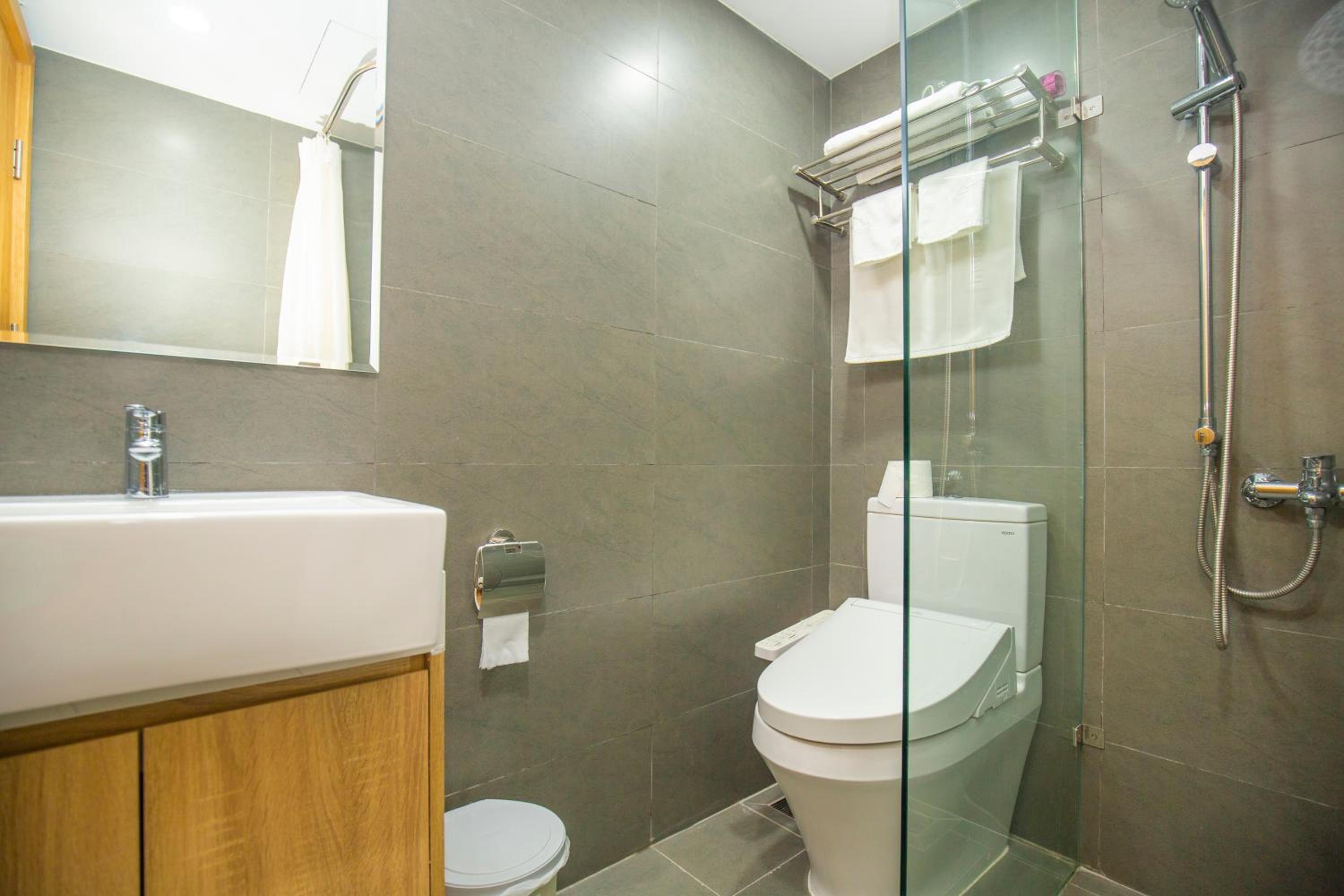 Sumitomo 5 Apartment at 81 Linh Lang Street
