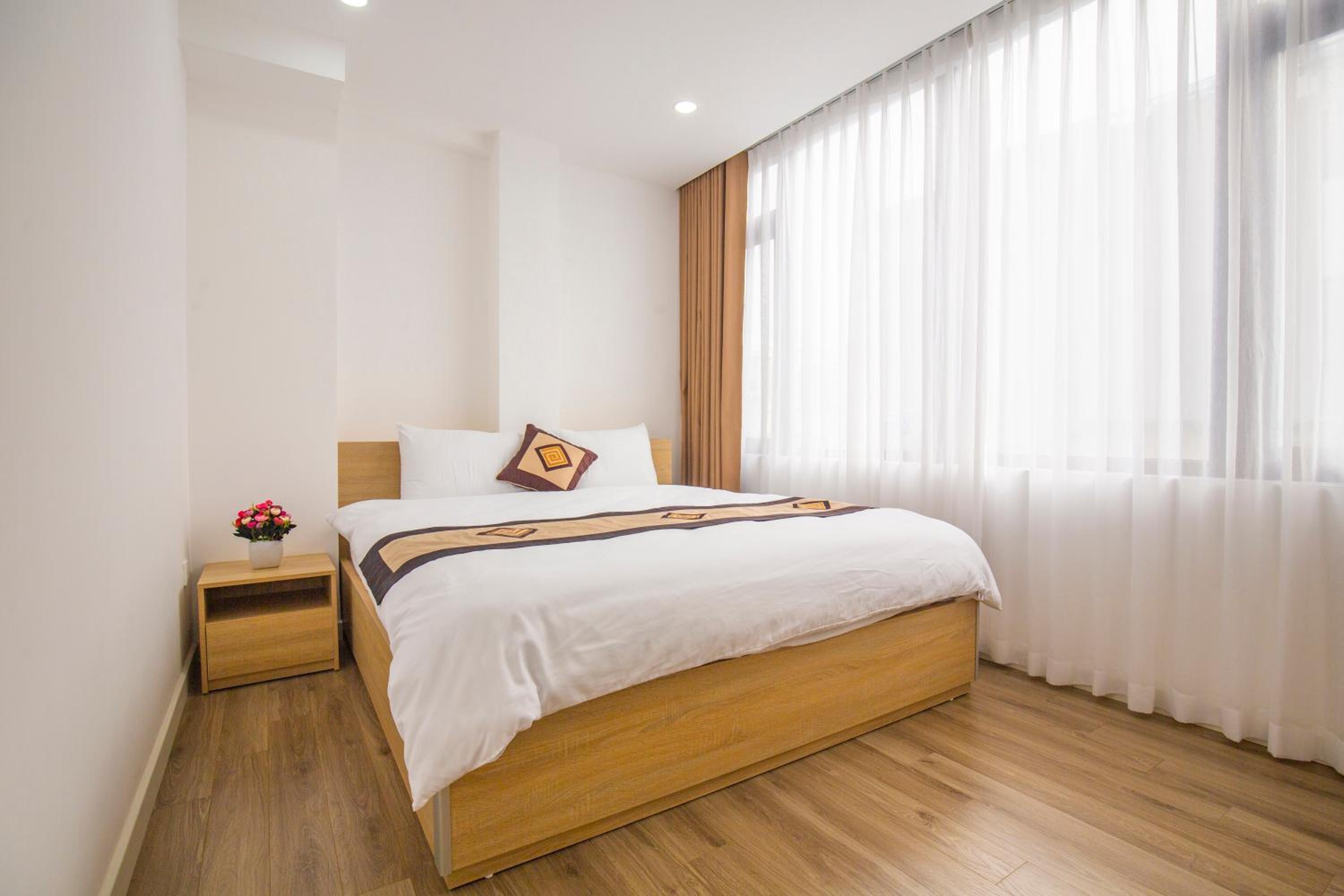 Sumitomo 5 Apartment at 81 Linh Lang Street