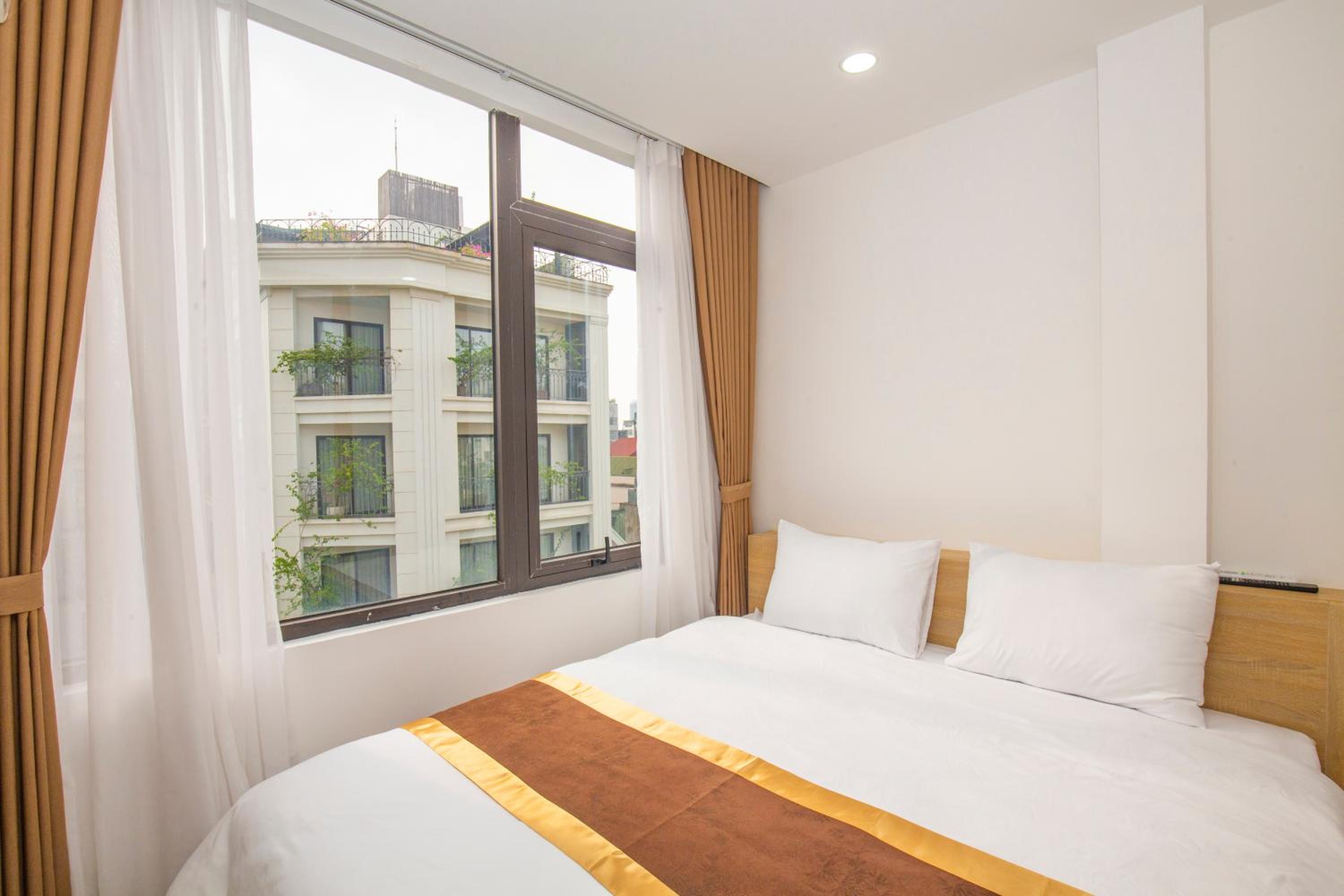 Sumitomo 5 Apartment at 81 Linh Lang Street