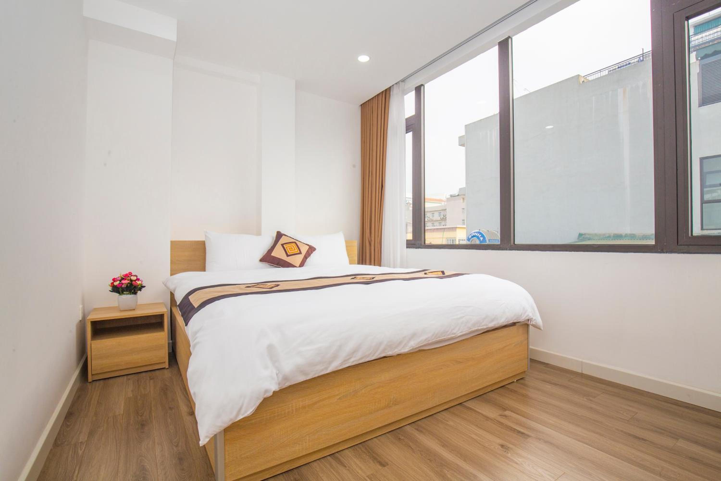 Sumitomo 5 Apartment at 81 Linh Lang Street