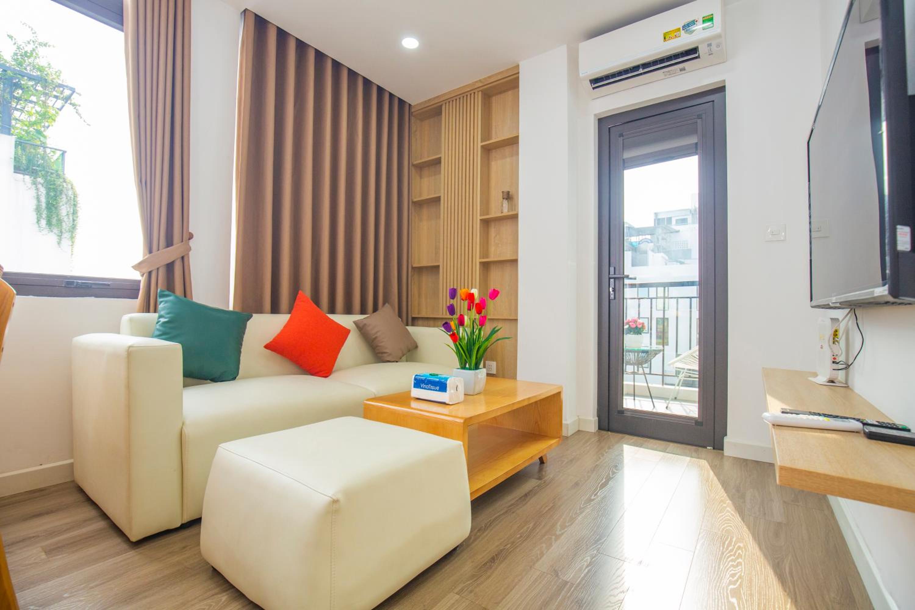 Sumitomo 5 Apartment at 81 Linh Lang Street