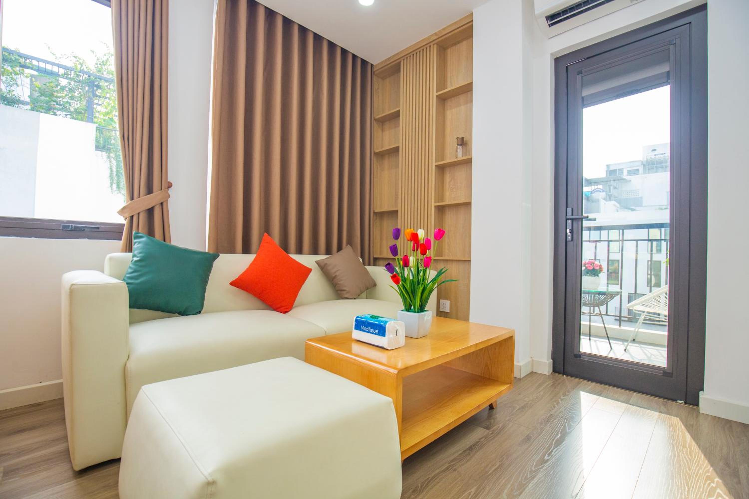 Sumitomo 5 Apartment at 81 Linh Lang Street