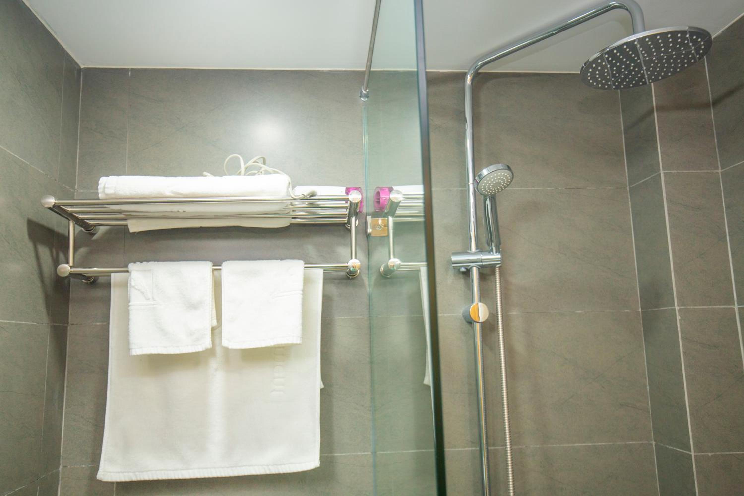 Sumitomo 5 Apartment at 81 Linh Lang Street