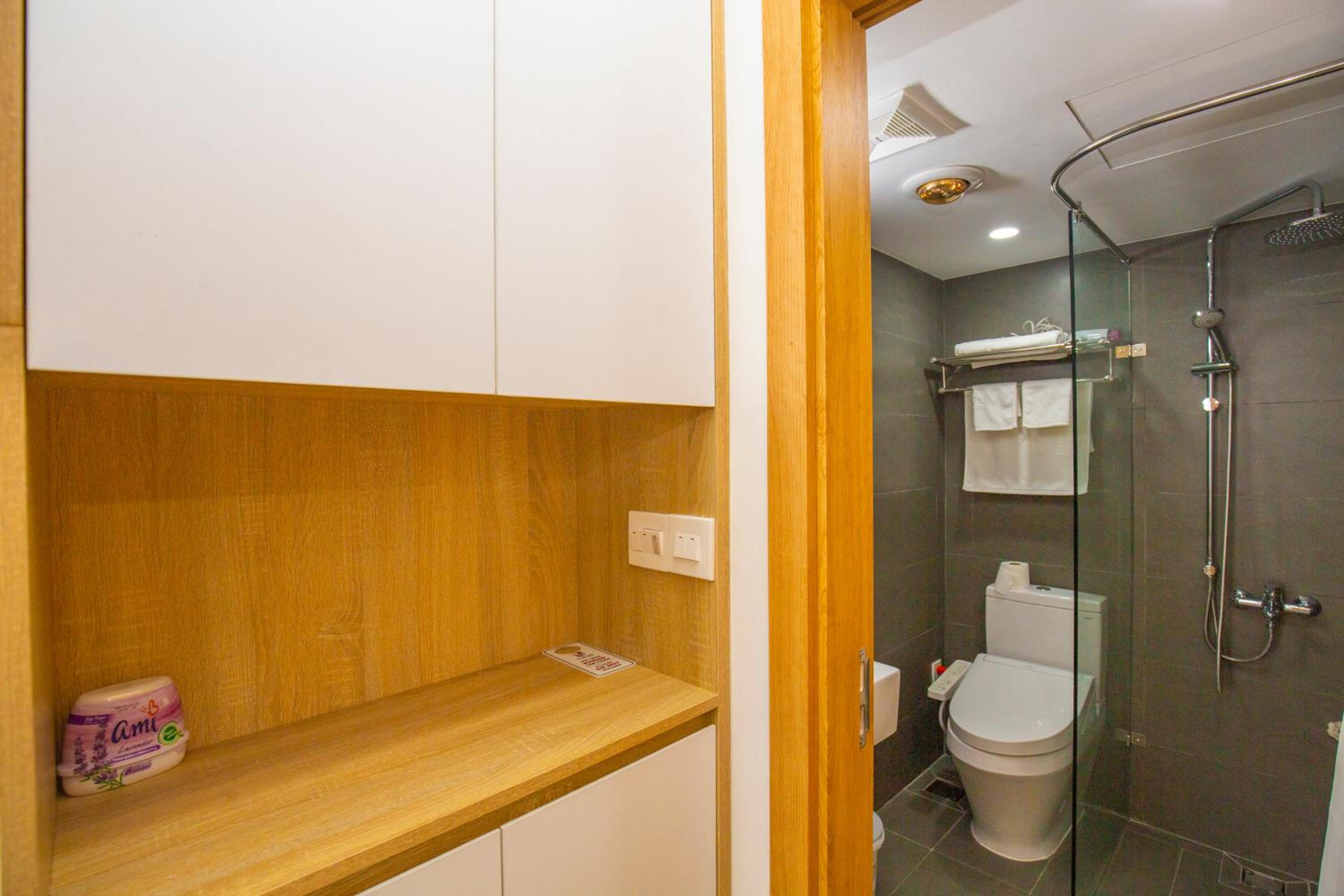 Sumitomo 5 Apartment at 81 Linh Lang Street