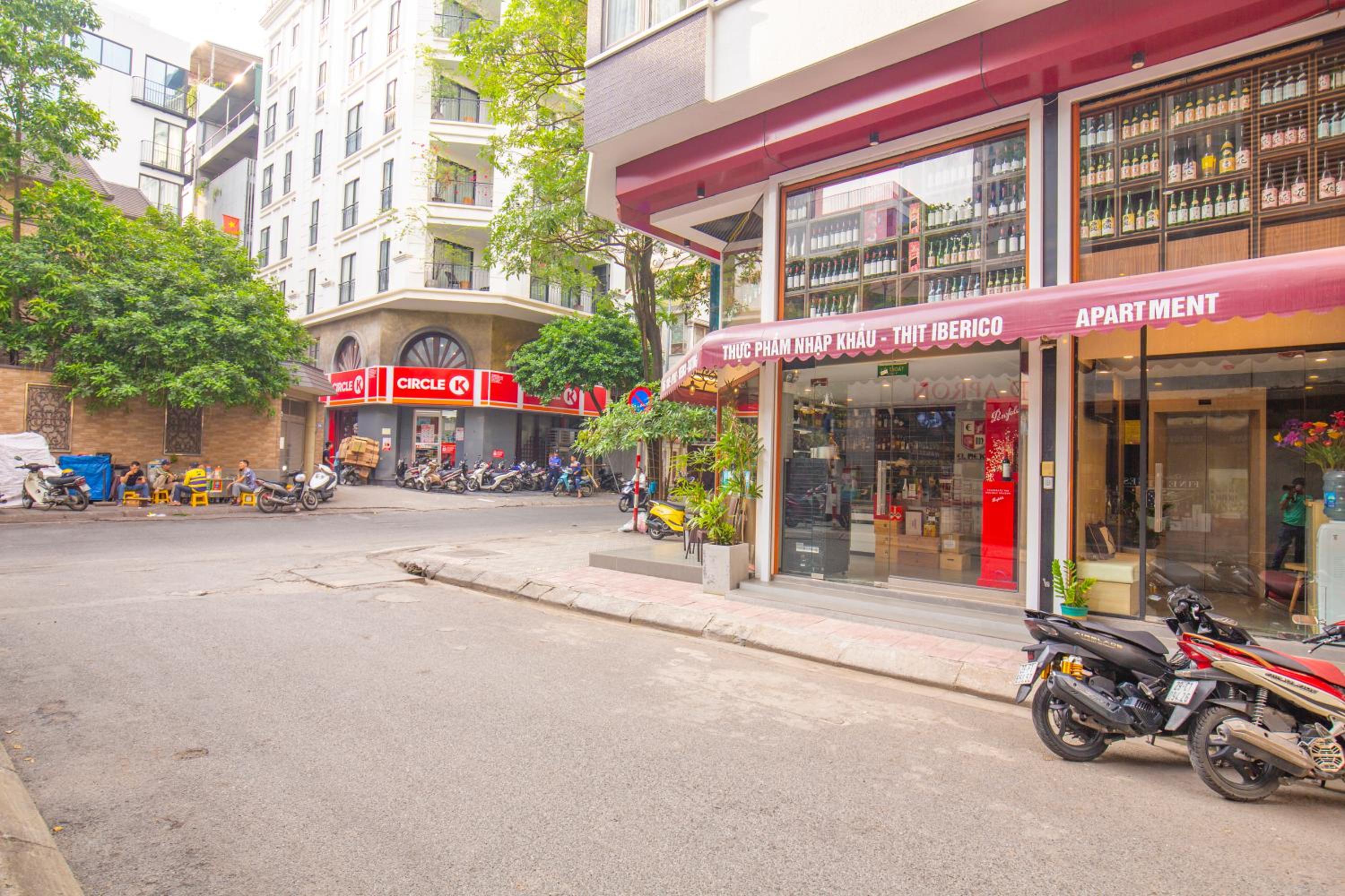 Sumitomo 5 Apartment at 81 Linh Lang Street
