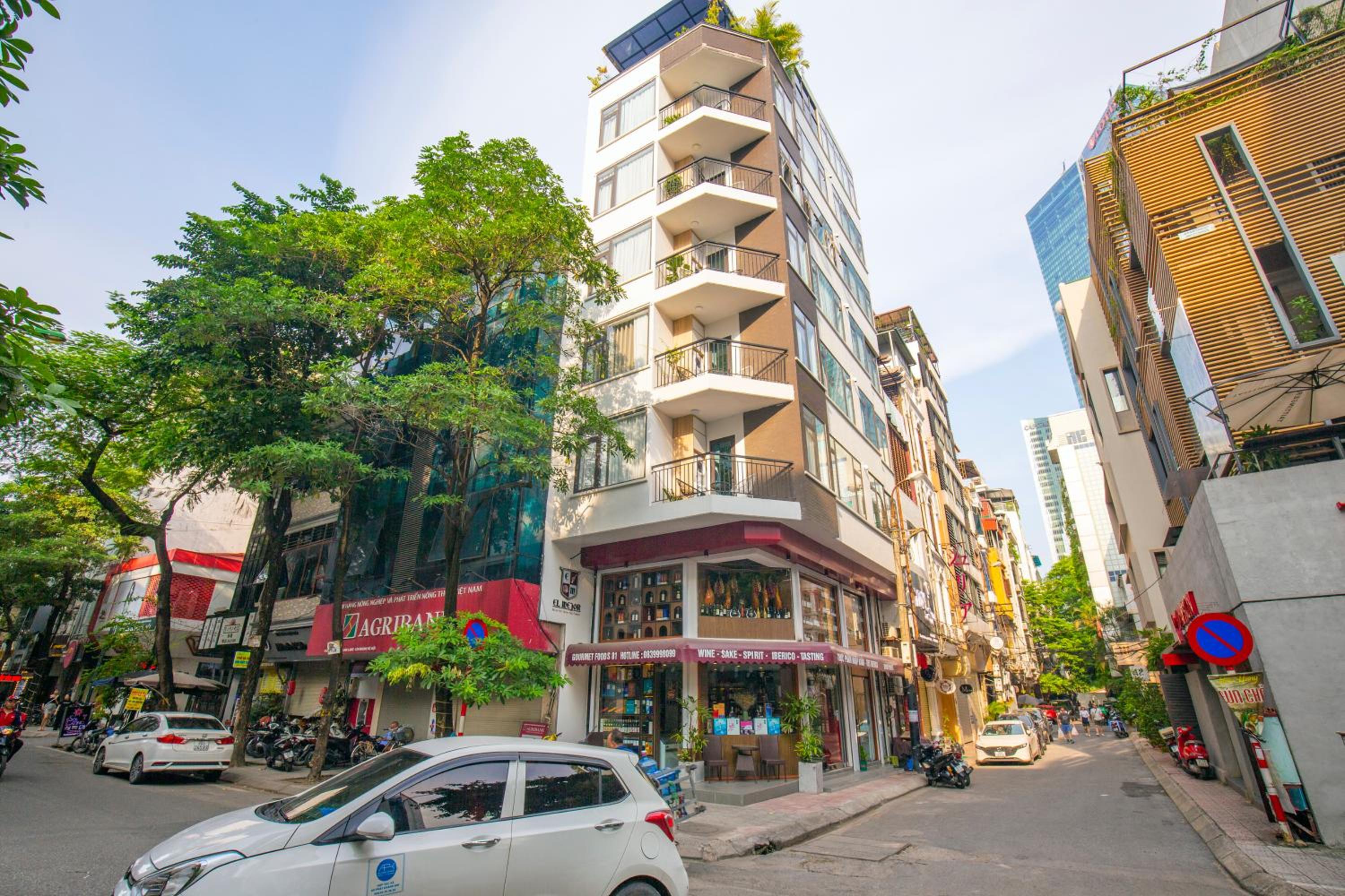 Sumitomo 5 Apartment at 81 Linh Lang Street