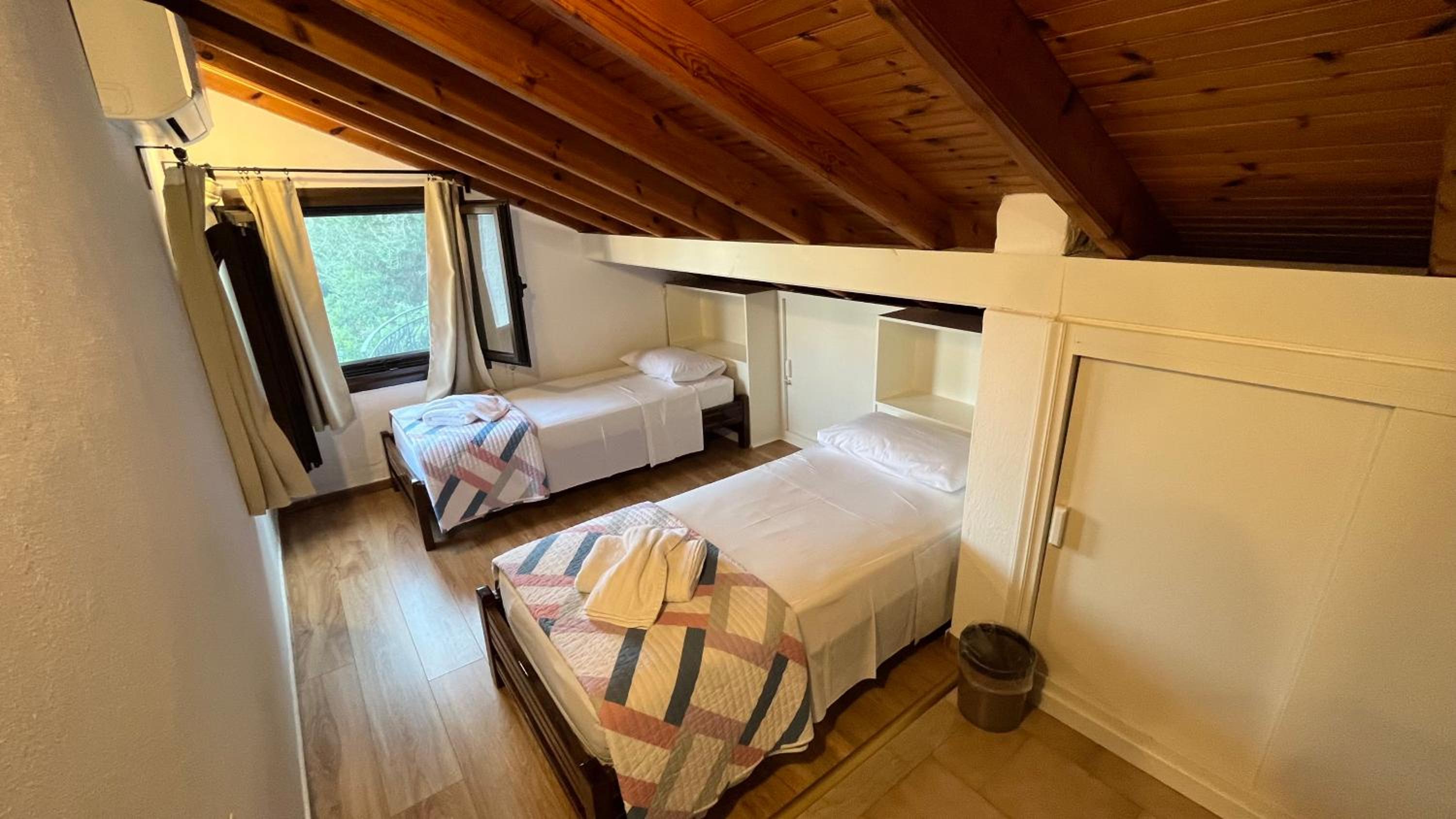 Villa Perris Studios