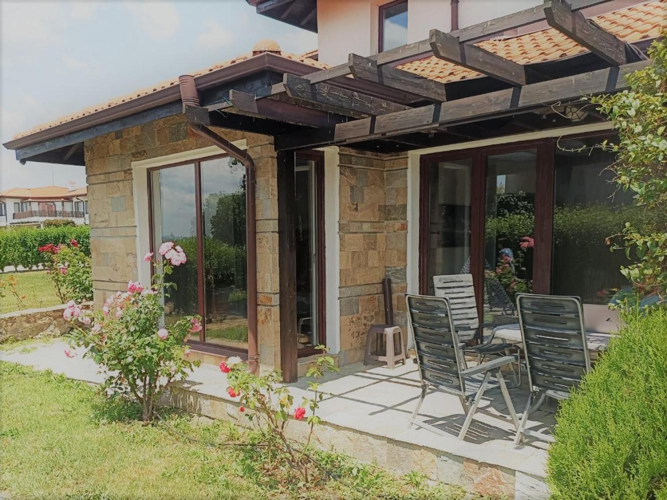 Villa Rada, Bay View Villas