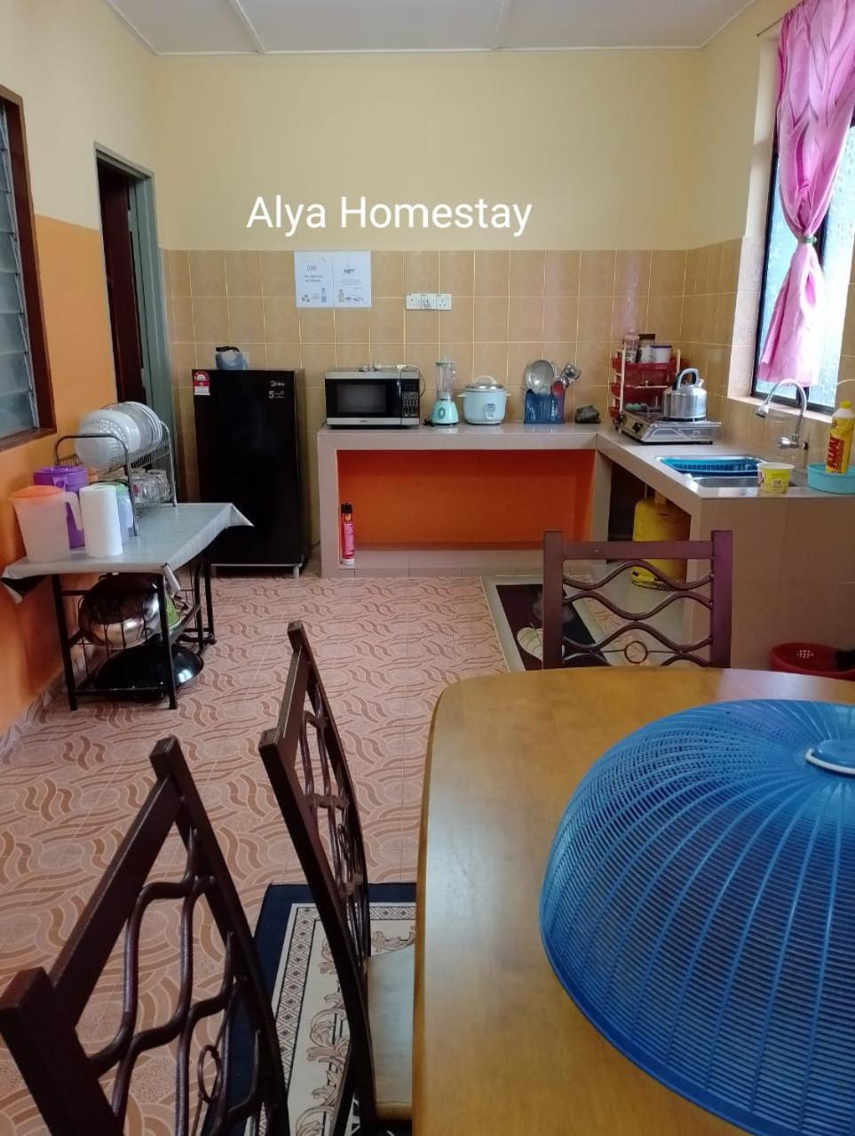ALYA HOMESTAY TAMAN TAMBAK PAYA MURNI photo 6