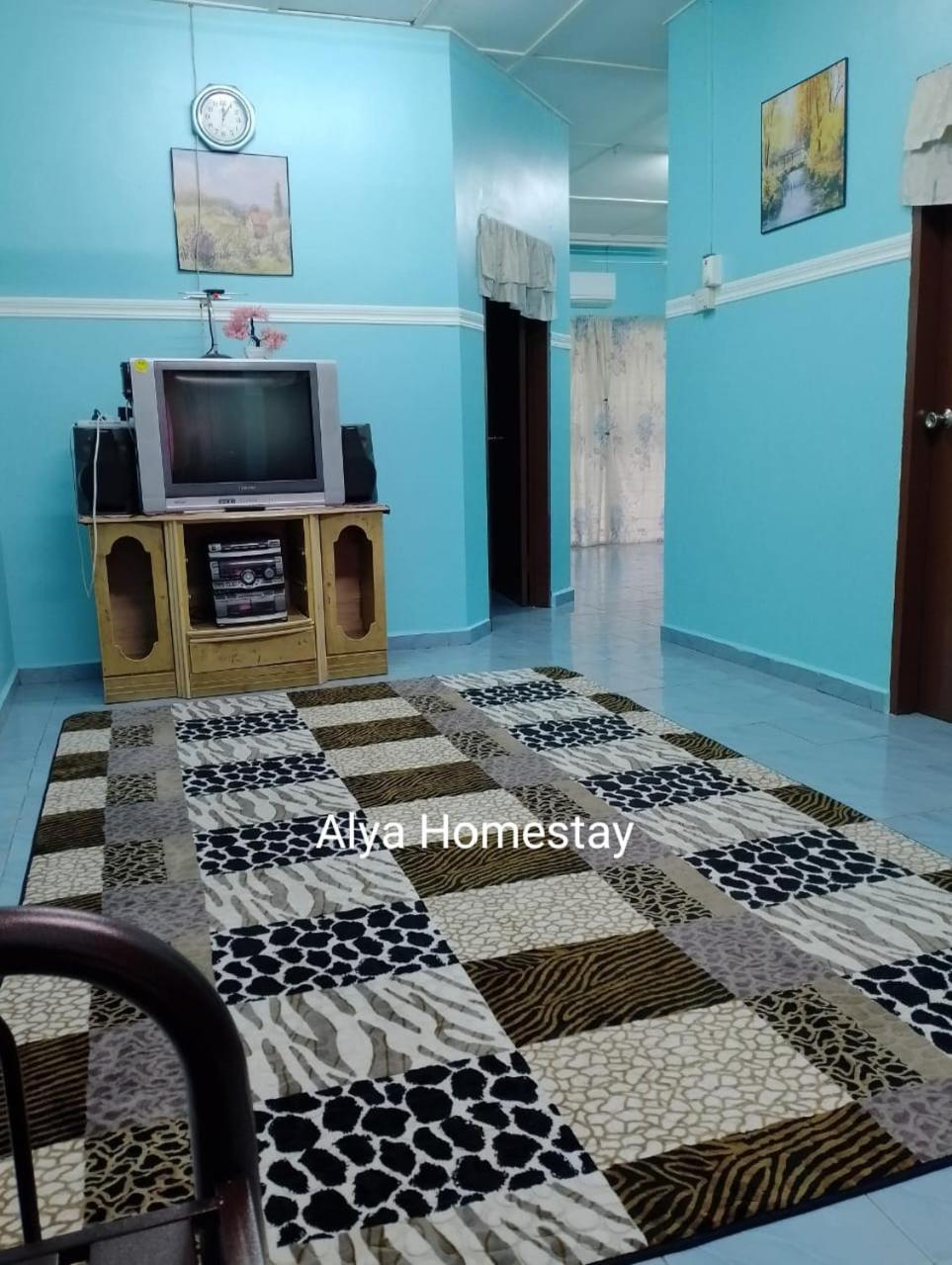 ALYA HOMESTAY TAMAN TAMBAK PAYA MURNI photo 3