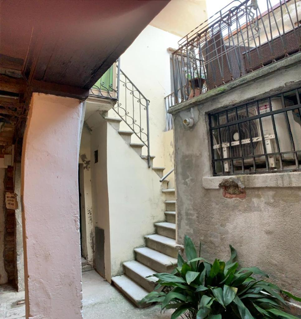 Eagle's Nest Venice Guest House