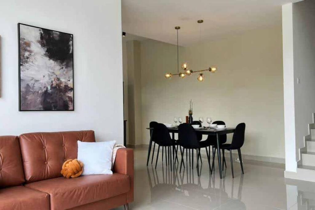 Spacious Townvilla - 10pax photo 6