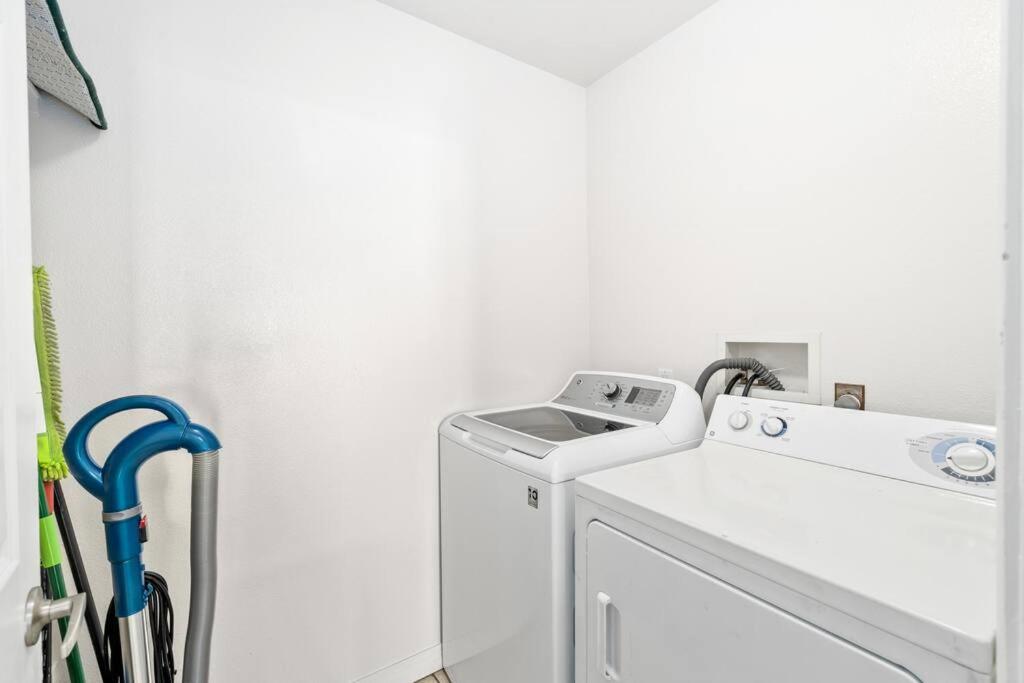Smoky Quartz -Marina View Spacious 3BR near Yacht Club