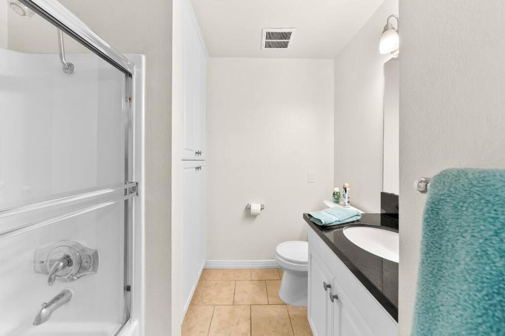 Smoky Quartz -Marina View Spacious 3BR near Yacht Club