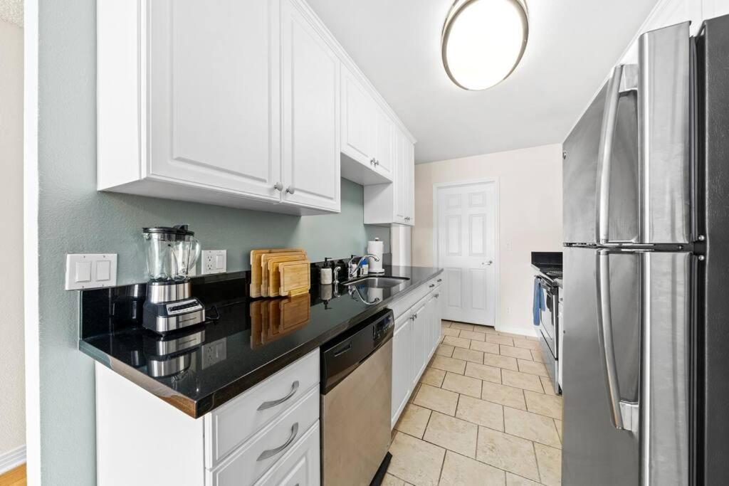 Smoky Quartz -Marina View Spacious 3BR near Yacht Club