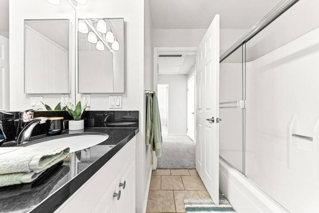 Smoky Quartz -Marina View Spacious 3BR near Yacht Club