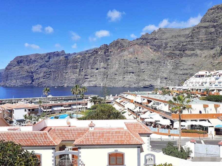 Amazing View Los Gigantes & La Gomera view 2