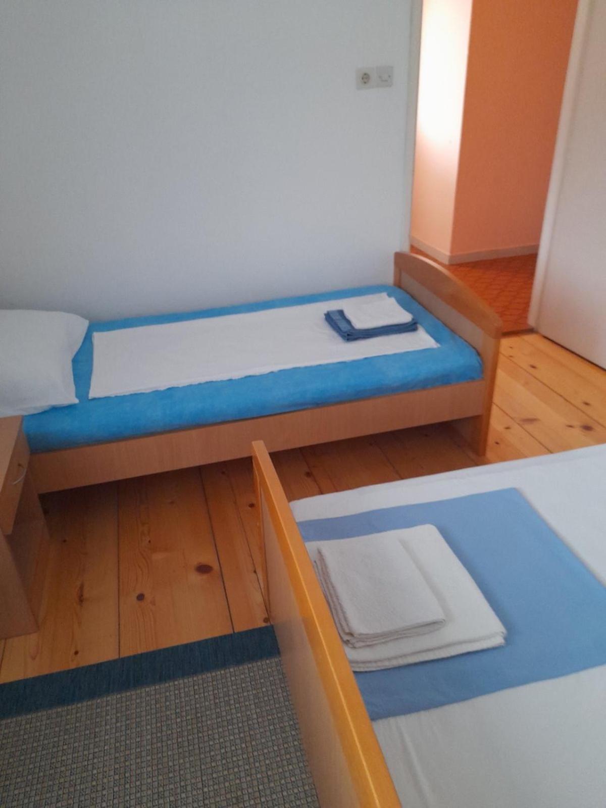 Photo 42