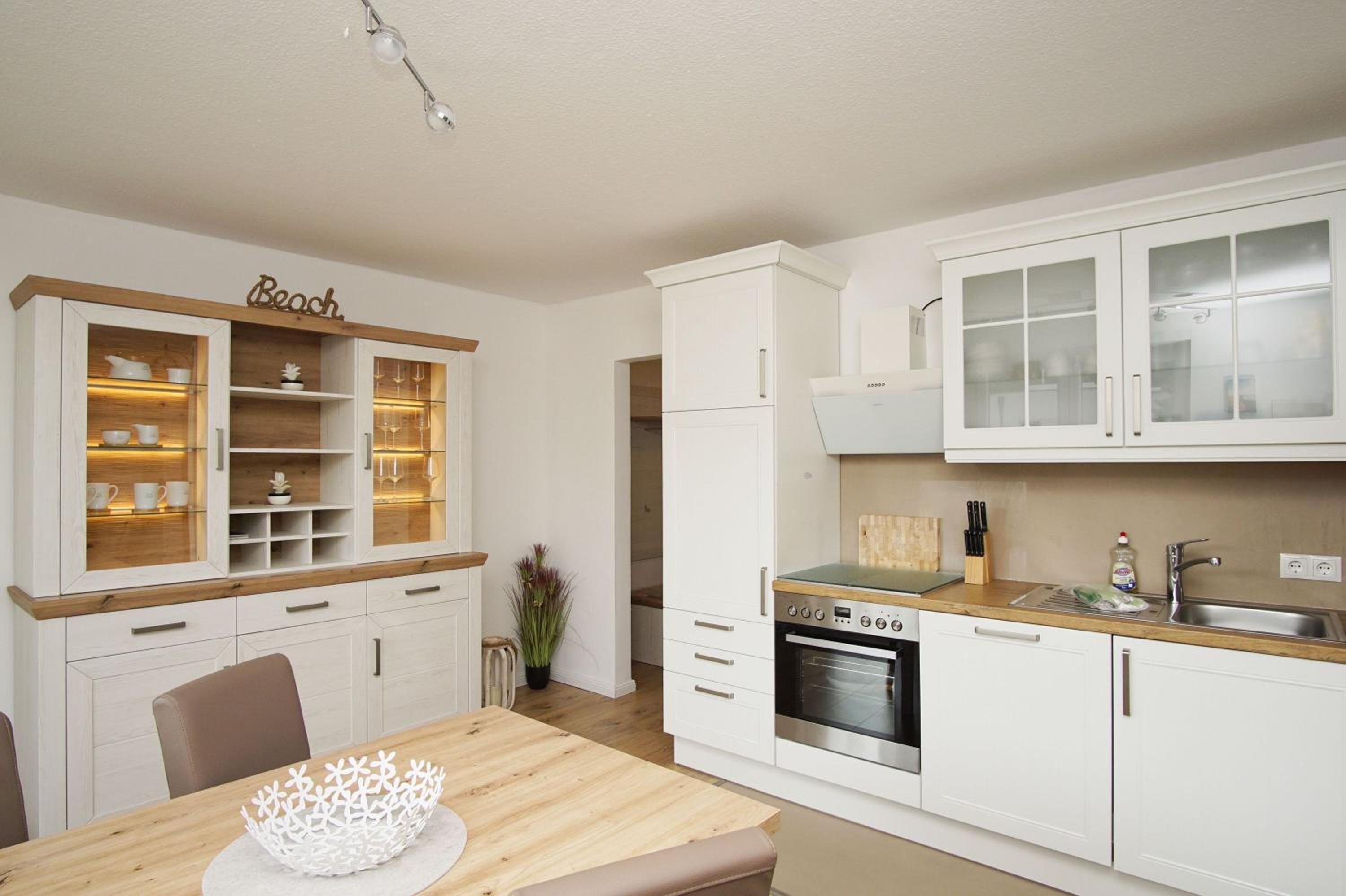 schöne 2-Raum-Wohnung mit Balkon, gratis Nutzung vom AHOI Erlebnisbad und Sauna in Sellin - Villa Jolie FeWo 09