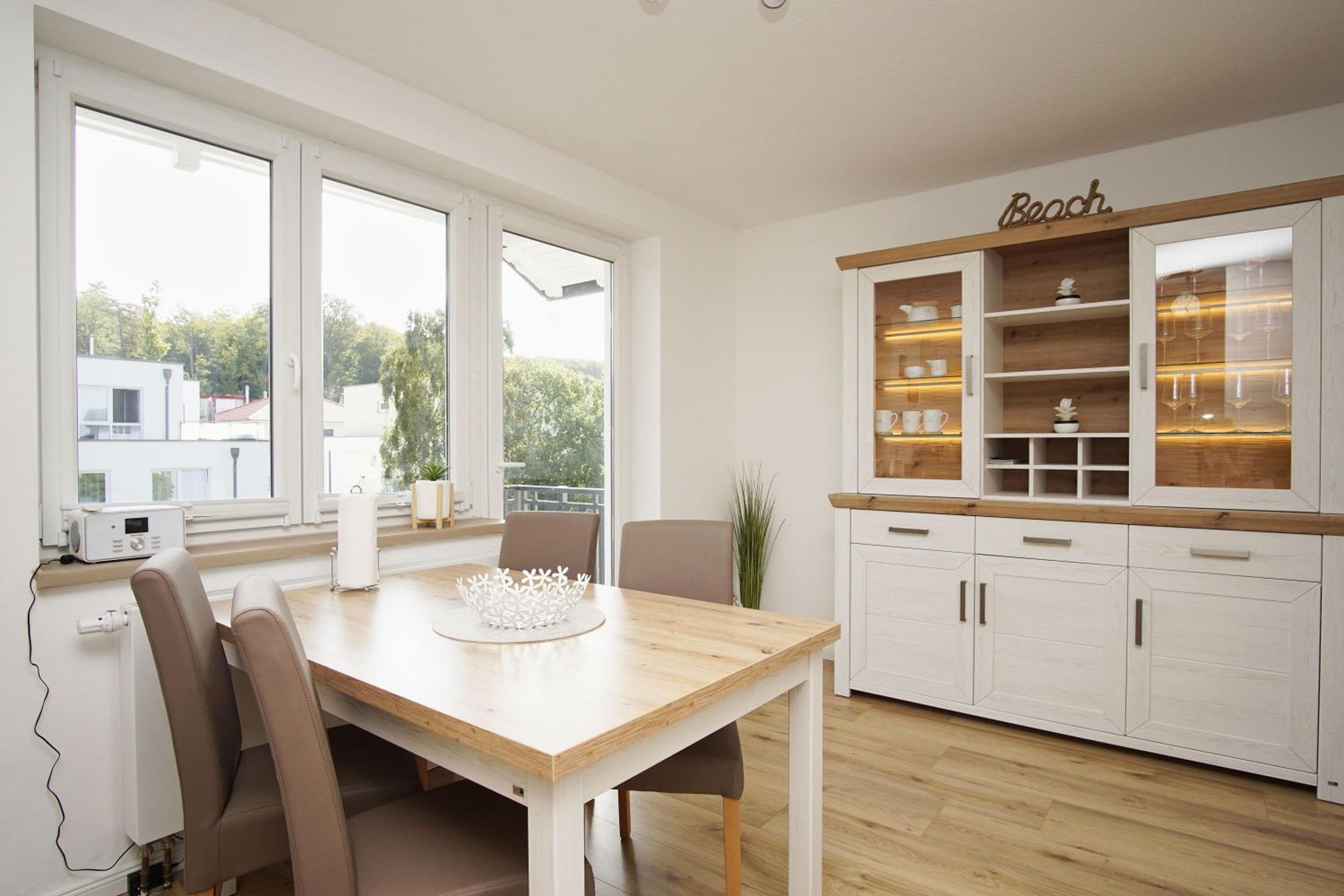 schöne 2-Raum-Wohnung mit Balkon, gratis Nutzung vom AHOI Erlebnisbad und Sauna in Sellin - Villa Jolie FeWo 09