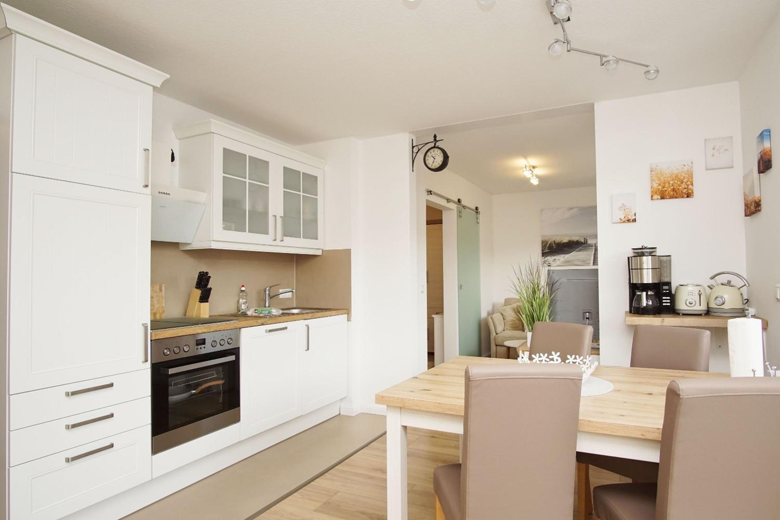 schöne 2-Raum-Wohnung mit Balkon, gratis Nutzung vom AHOI Erlebnisbad und Sauna in Sellin - Villa Jolie FeWo 09
