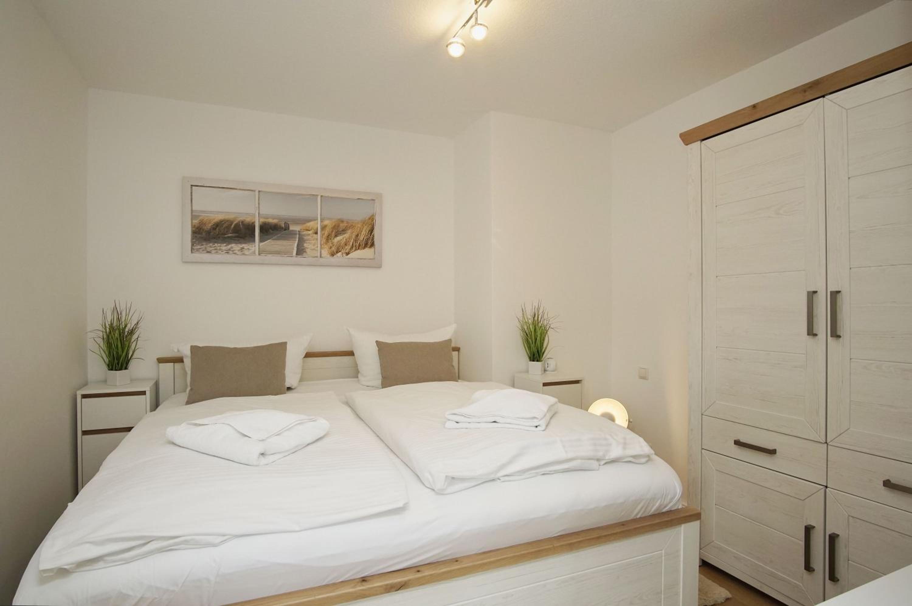 schöne 2-Raum-Wohnung mit Balkon, gratis Nutzung vom AHOI Erlebnisbad und Sauna in Sellin - Villa Jolie FeWo 09