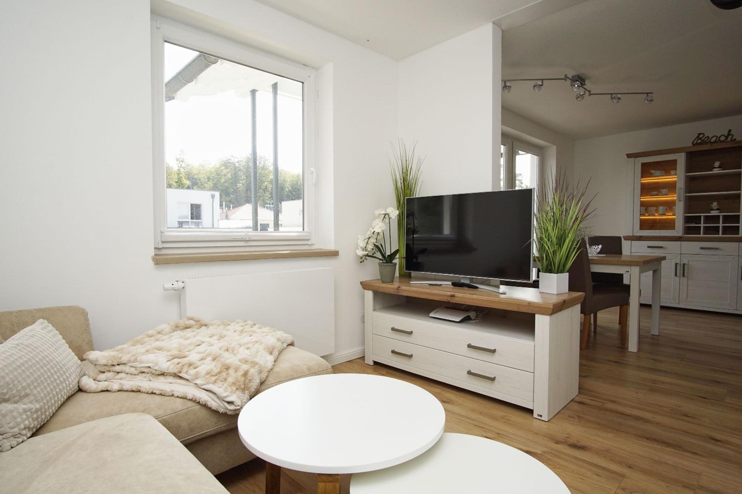schöne 2-Raum-Wohnung mit Balkon, gratis Nutzung vom AHOI Erlebnisbad und Sauna in Sellin - Villa Jolie FeWo 09