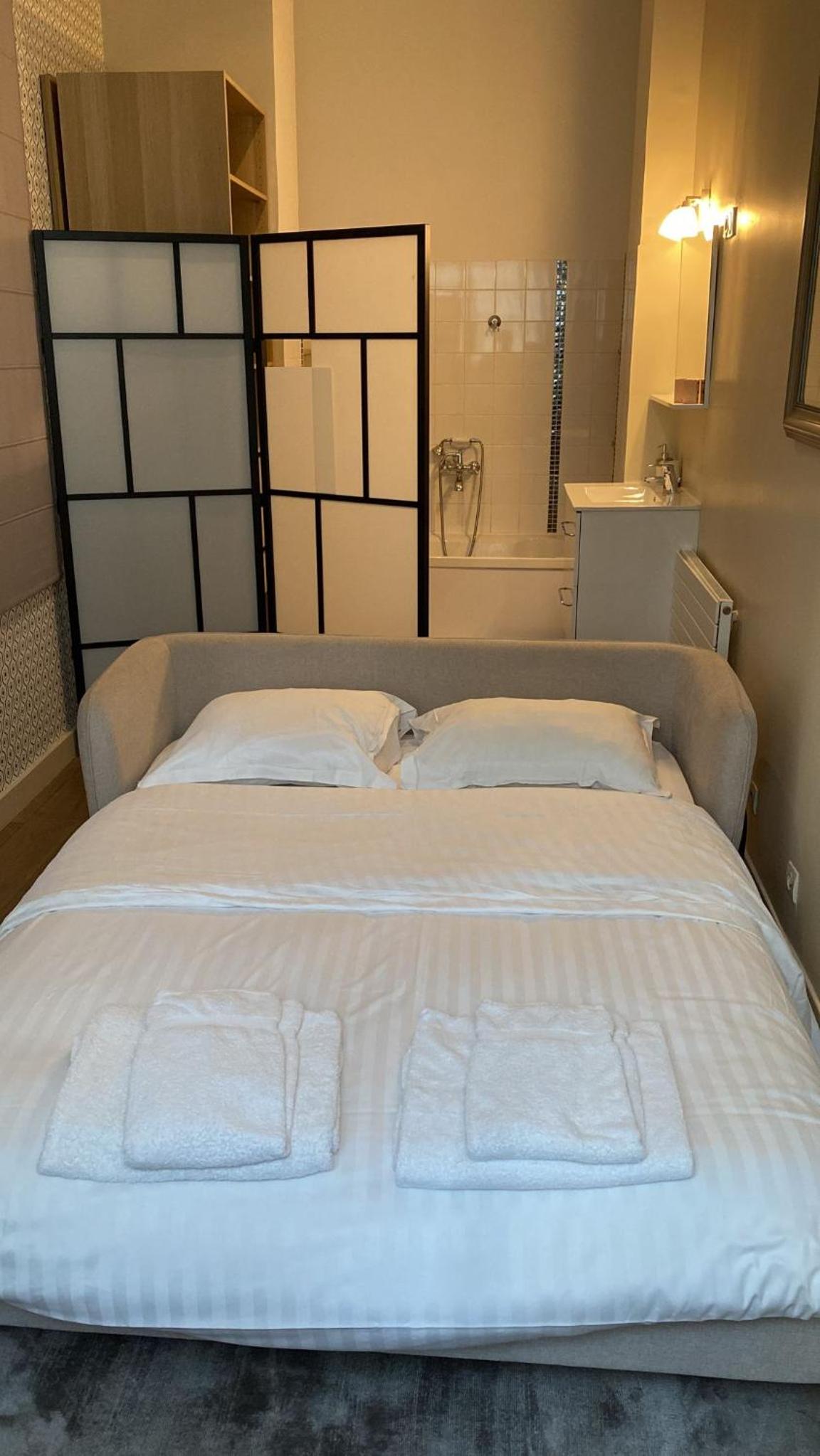 Canal Saint Martin apartments