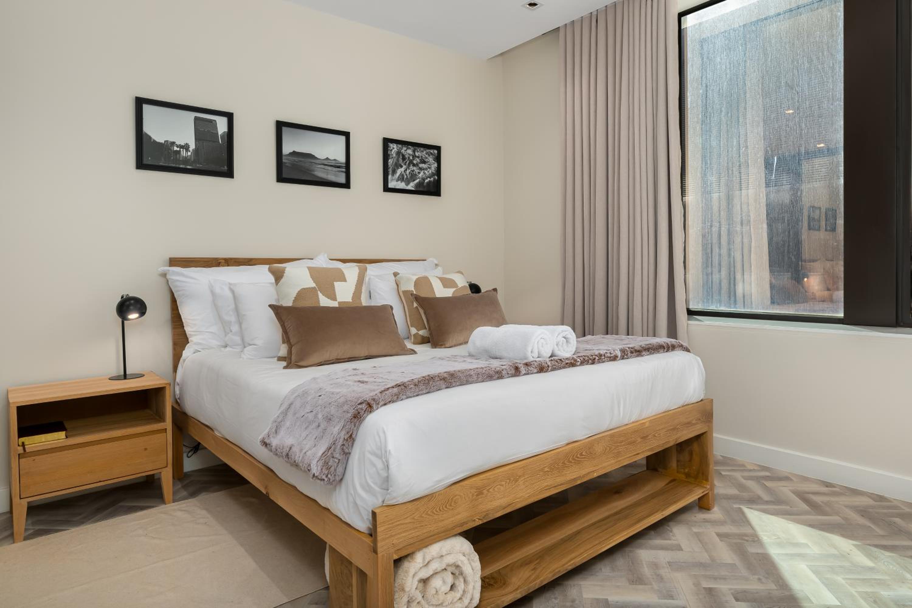 Foreshore Place Luxury Apartment view 4