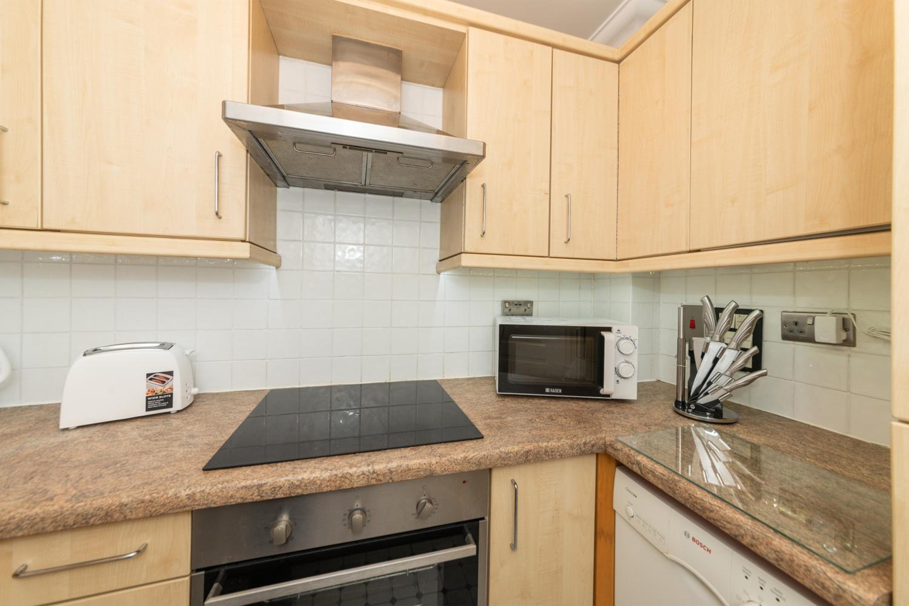 Central London Urban Modern Apartment near Warren Street