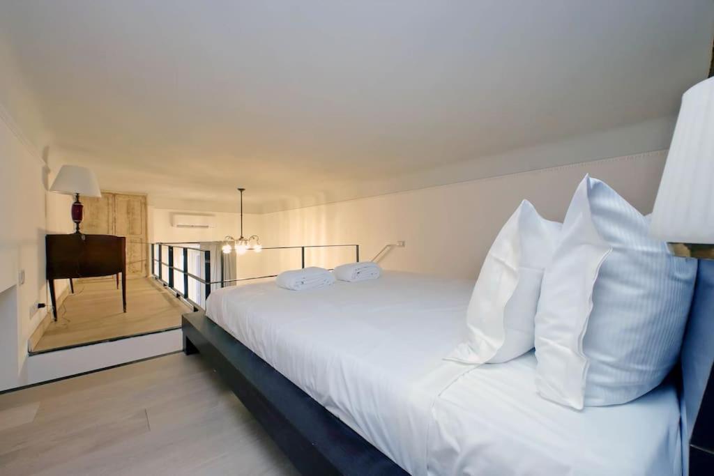 Bright flat with wonderful views in the centre