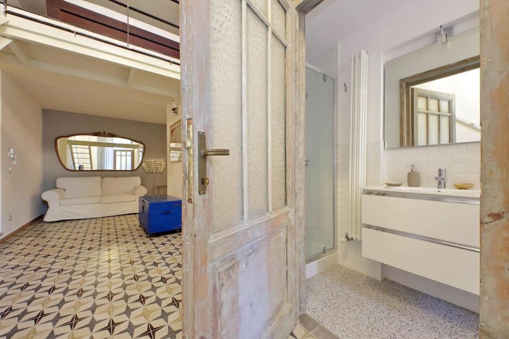 Bright flat with wonderful views in the centre