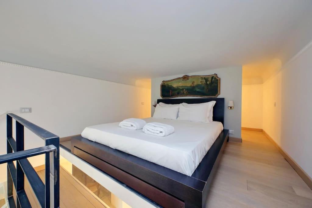 Bright flat with wonderful views in the centre