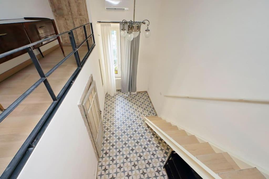 Bright flat with wonderful views in the centre