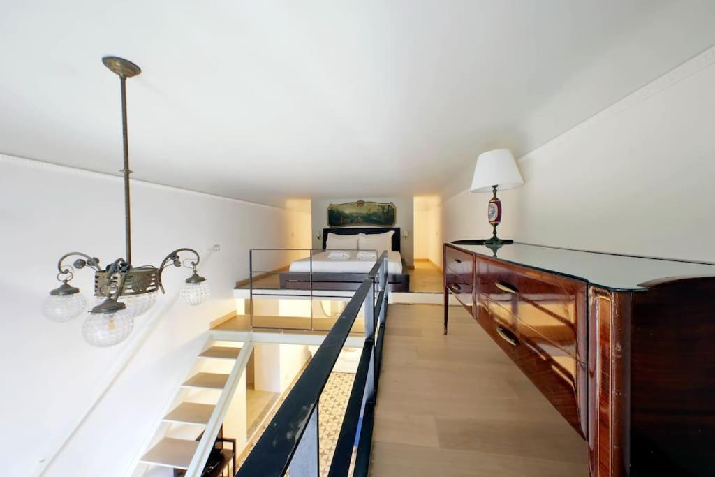 Bright flat with wonderful views in the centre
