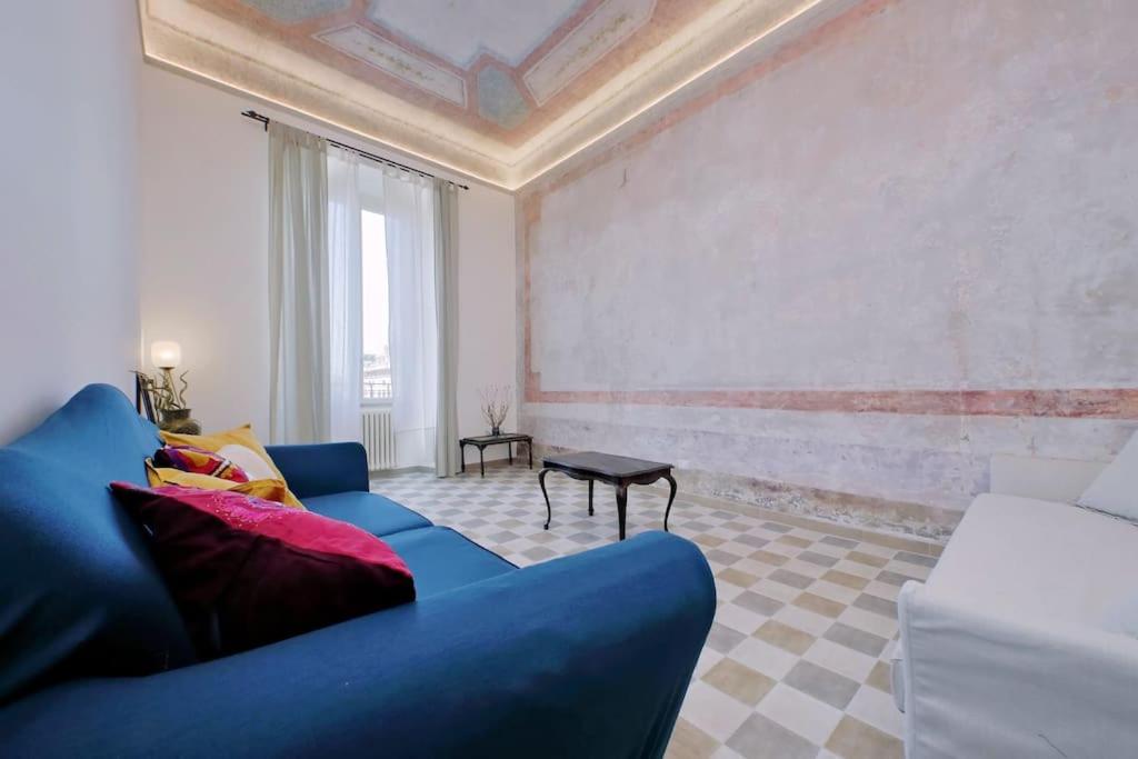Bright flat with wonderful views in the centre