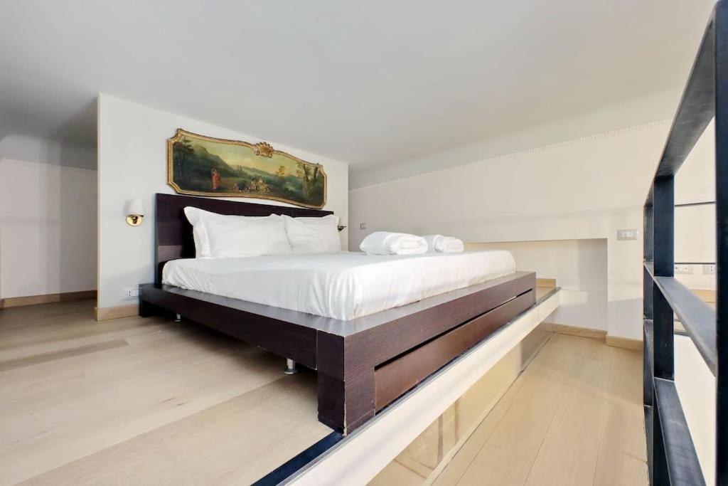 Bright flat with wonderful views in the centre
