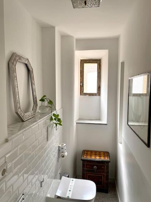 Bright flat with wonderful views in the centre