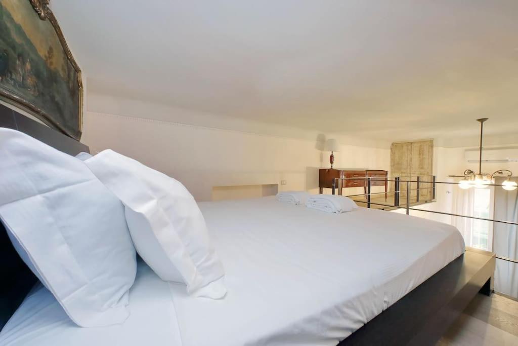 Bright flat with wonderful views in the centre